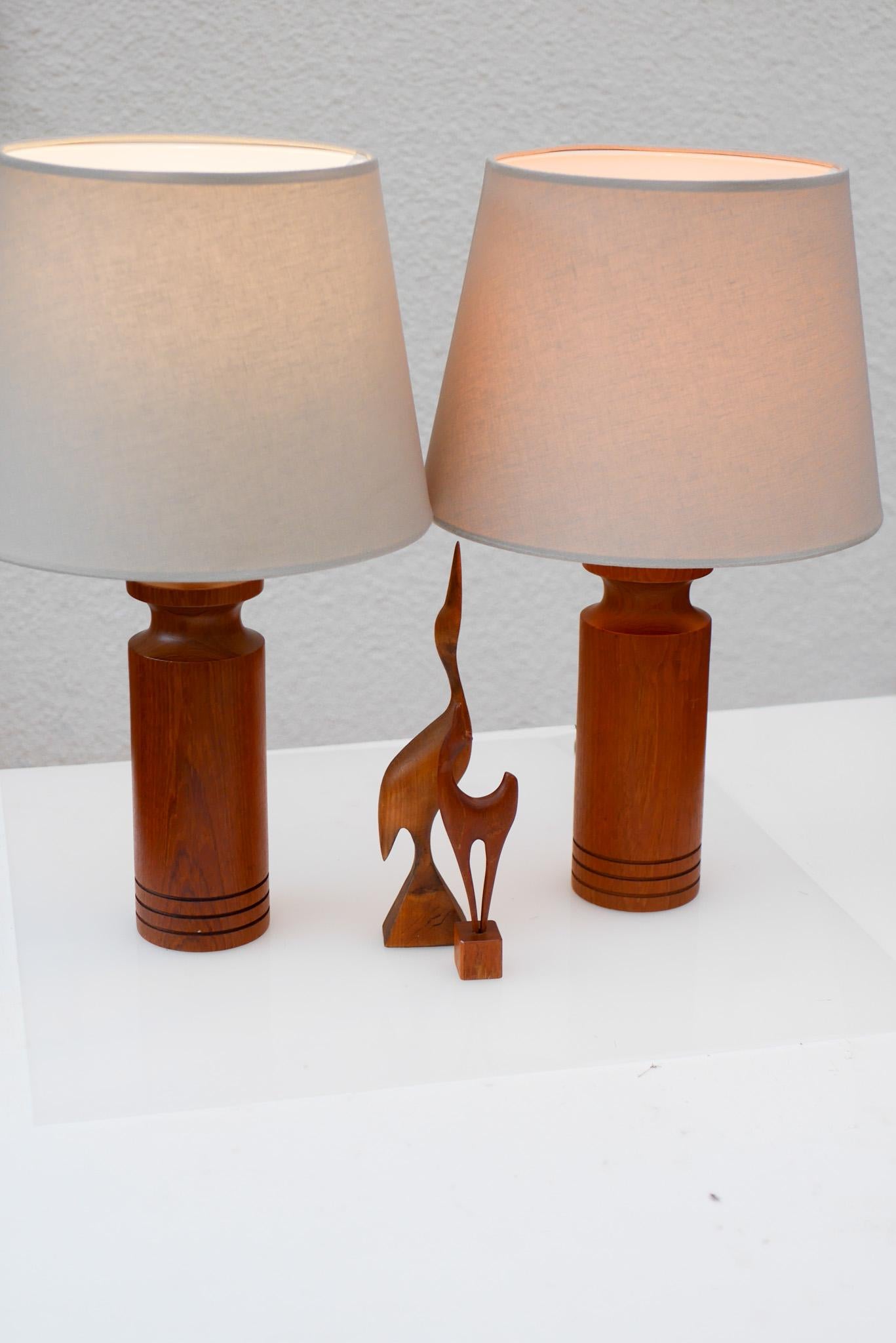 Mid-Century Modern The Moderns Scandinavian vintage Teak table lamps from Denmark (lampes de table modernes en teck du Danemark) en vente