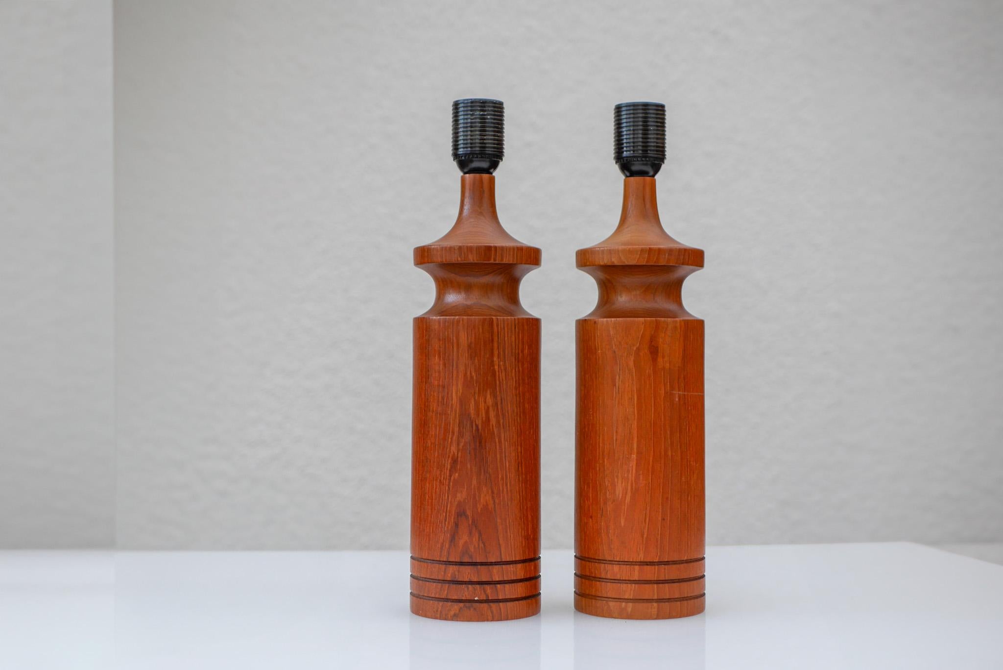 Danois The Moderns Scandinavian vintage Teak table lamps from Denmark (lampes de table modernes en teck du Danemark) en vente