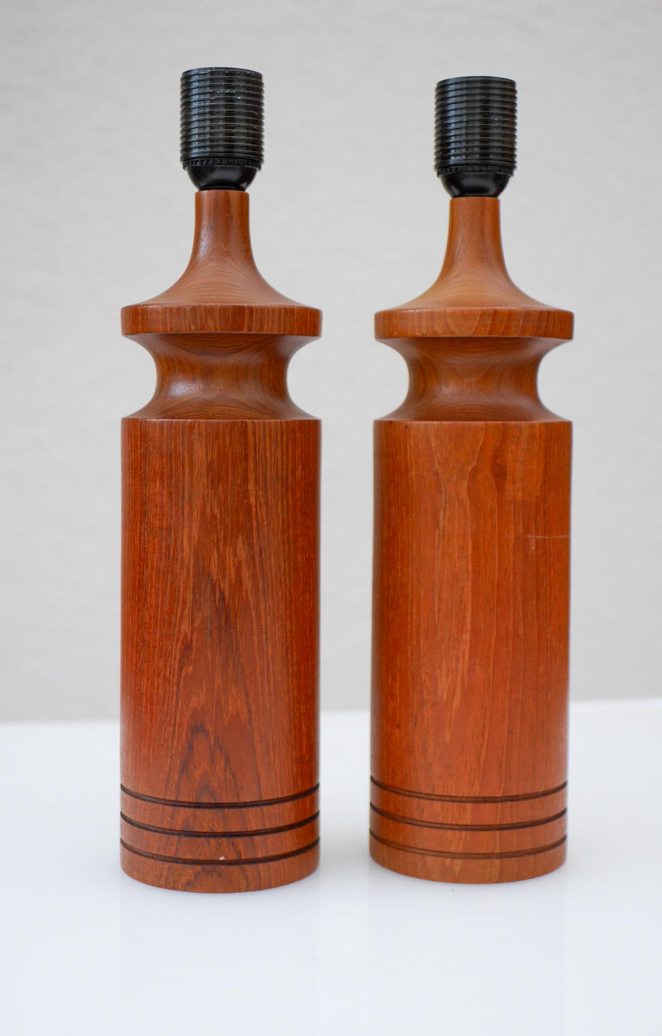 The Moderns Scandinavian vintage Teak table lamps from Denmark (lampes de table modernes en teck du Danemark) en vente 1