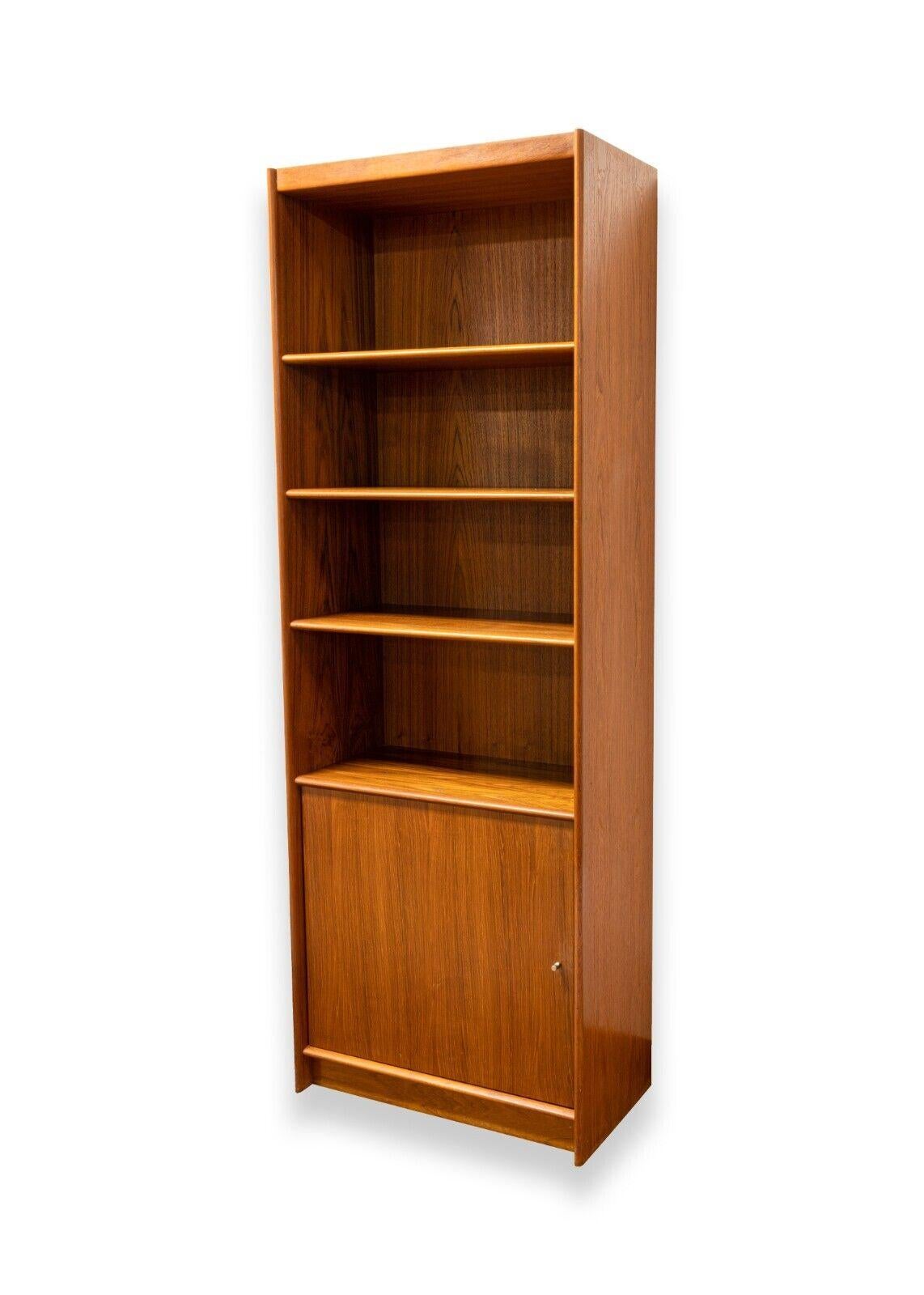 Mid-Century Modern Mid Century Modern Danish Teak Wood Bookshelf