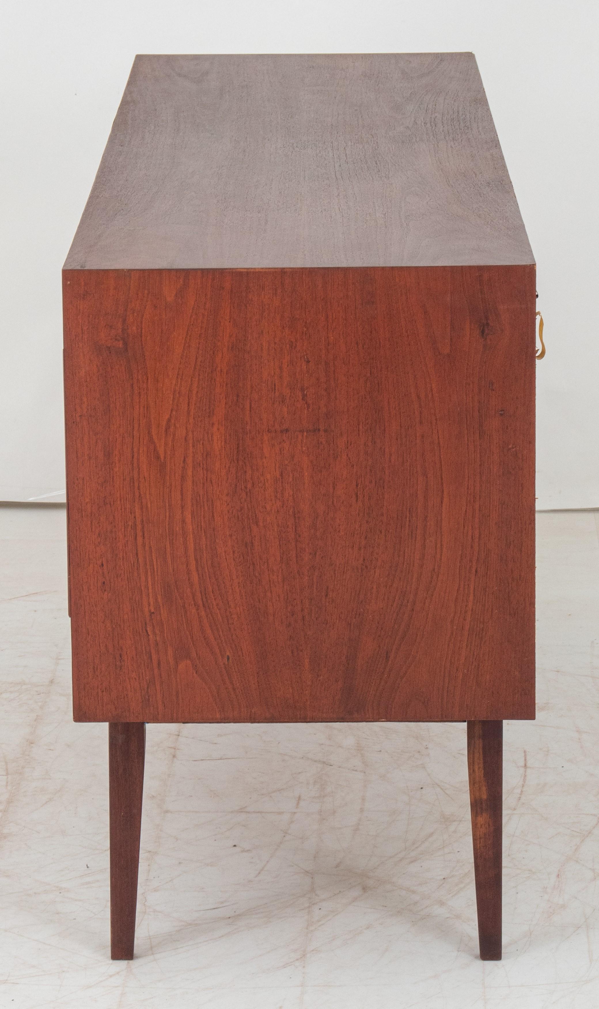 Mid-Century Modern Danish Teakwood Credenza In Good Condition For Sale In New York, NY
