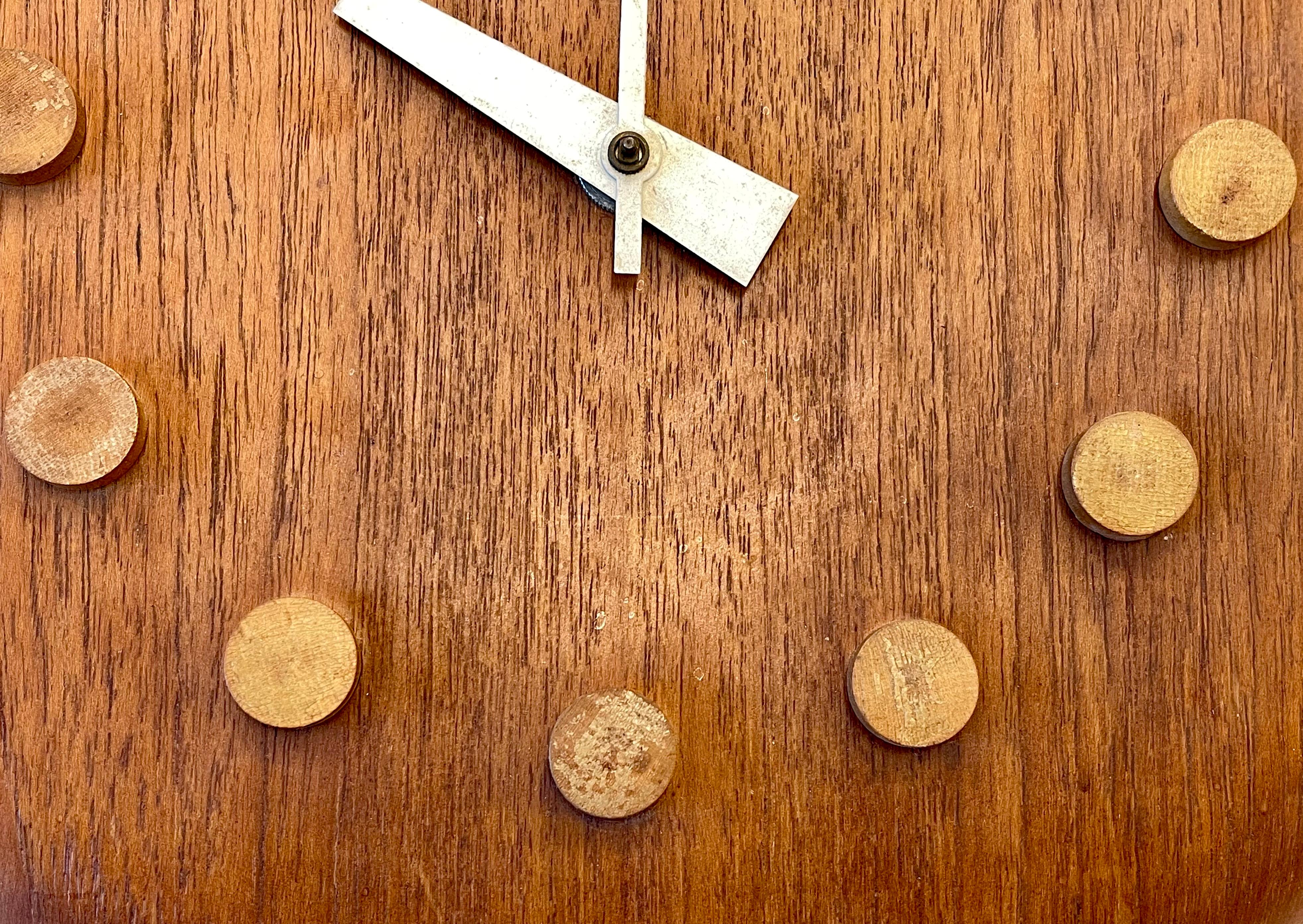 Mid-Century Modern Danish Wall Clock by Fritz Hansen, George Nelson, Teak, 1957 In Good Condition For Sale In Manhasset, NY
