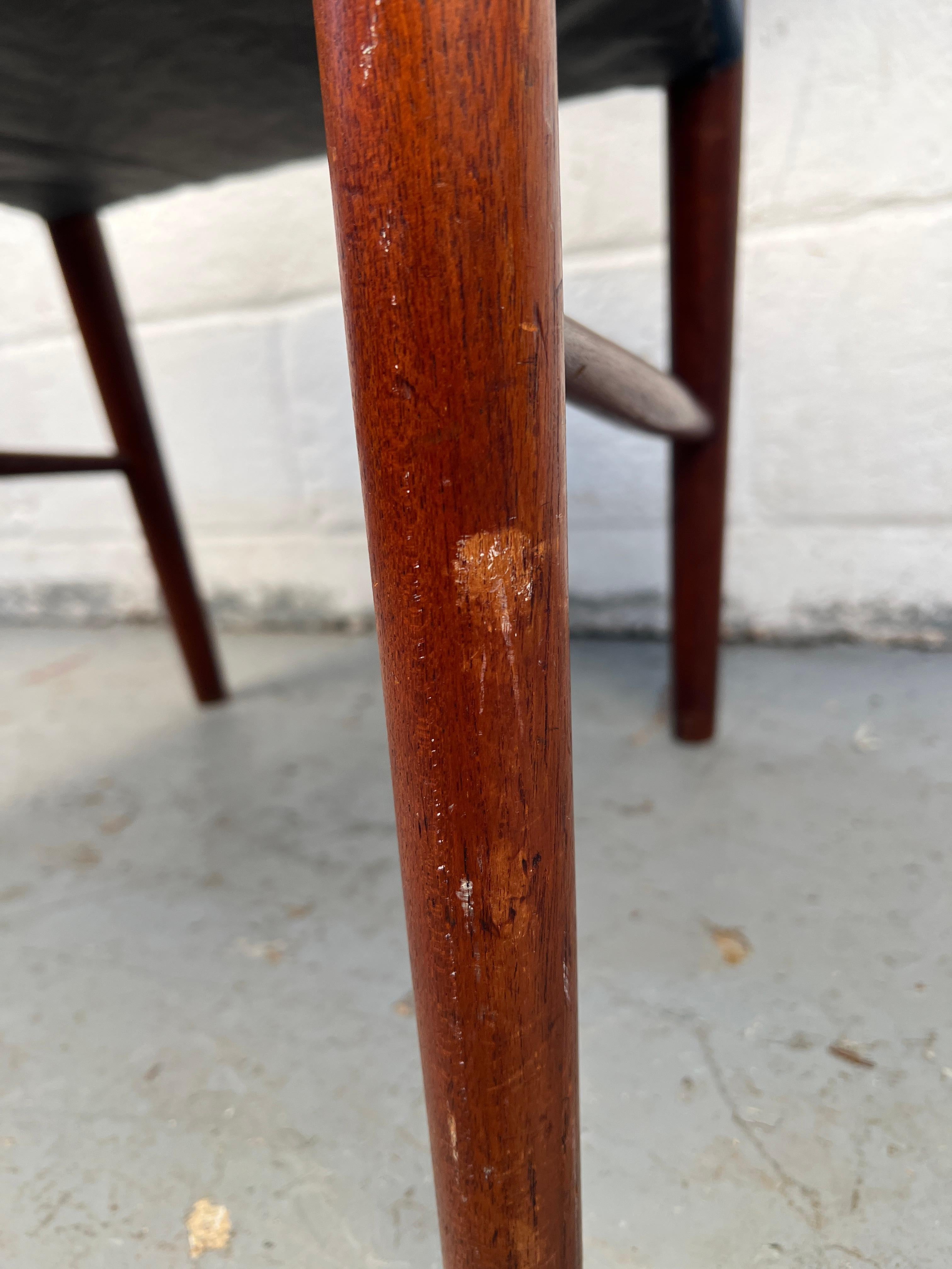 Sedia danese in legno di noce di Kurt Olsen, stile metà secolo moderno in vendita 3