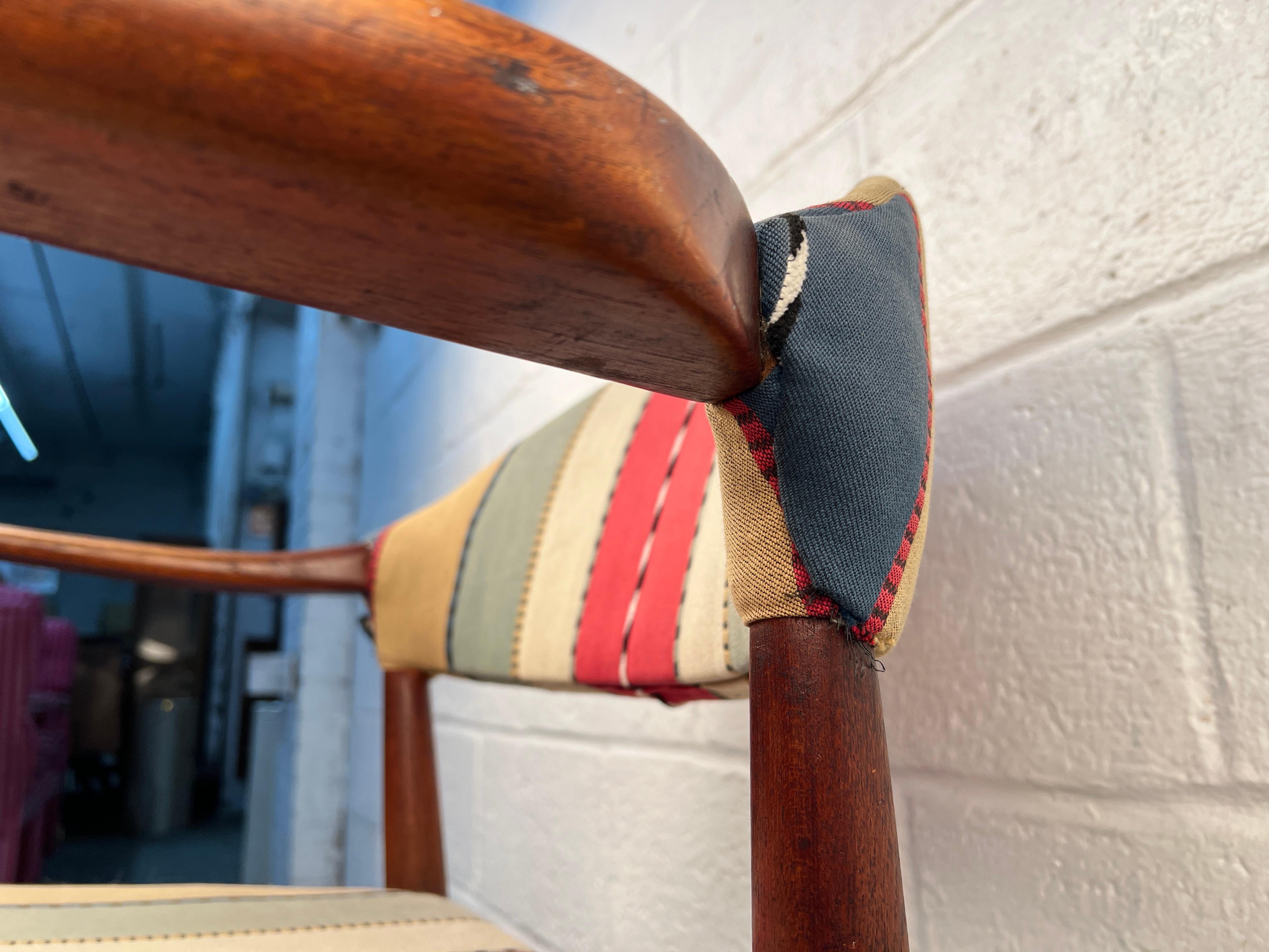 Sedia danese in legno di noce di Kurt Olsen, stile metà secolo moderno in vendita 4