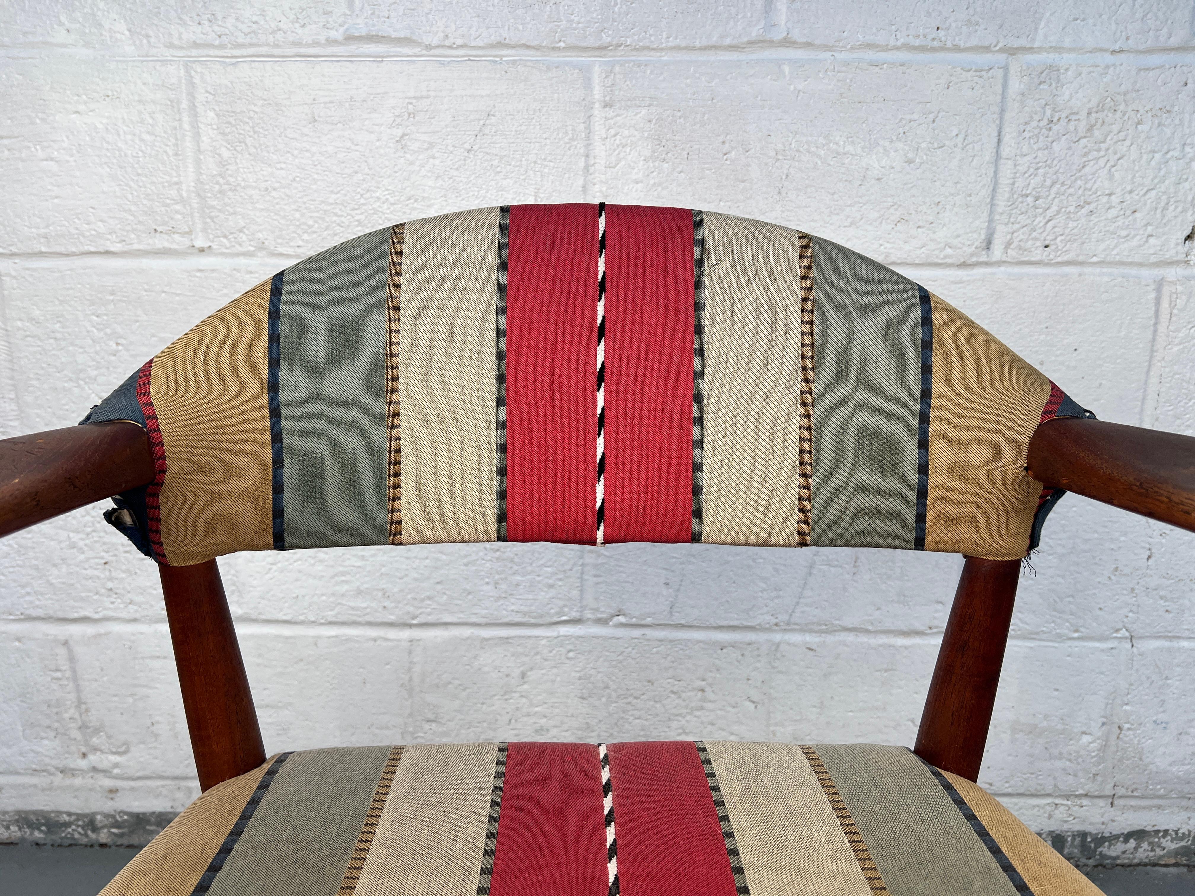 Sedia danese in legno di noce di Kurt Olsen, stile metà secolo moderno in vendita 8