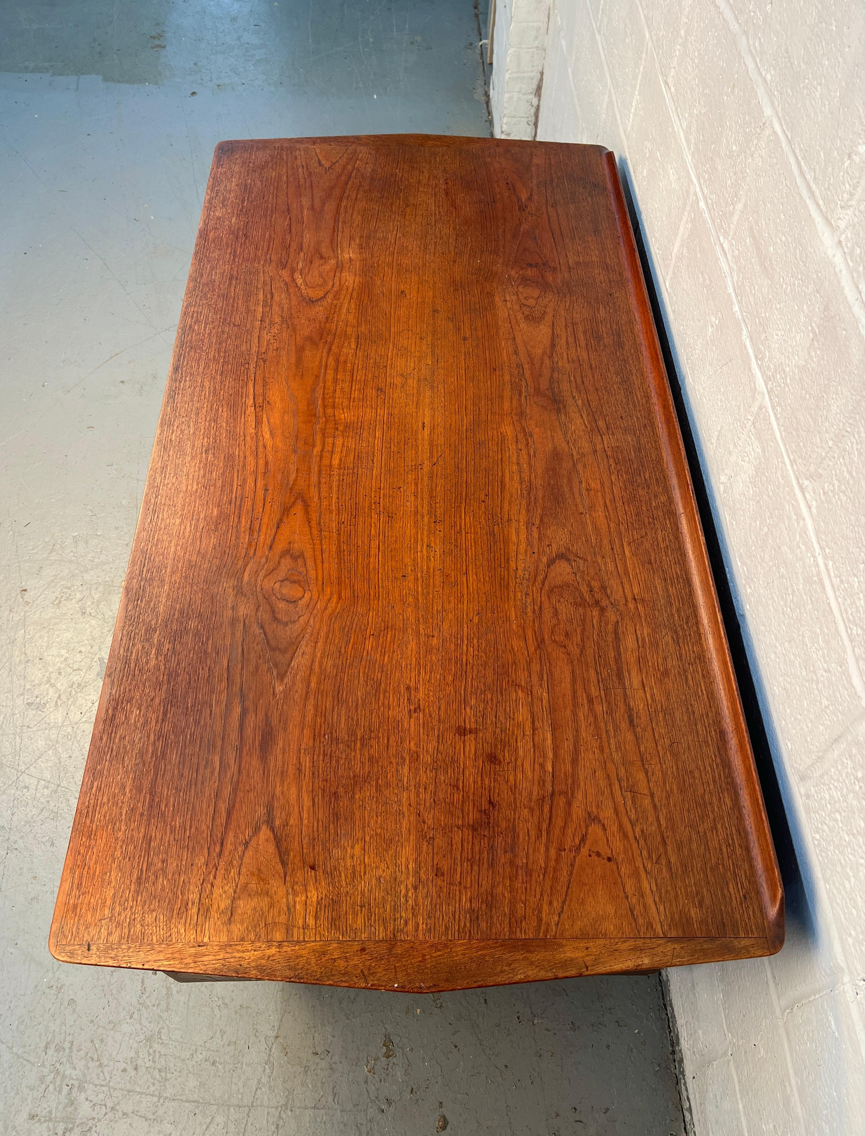 Mid-Century Modern Danish Walnut Desk by Svend Åge Madsen in vendita 6