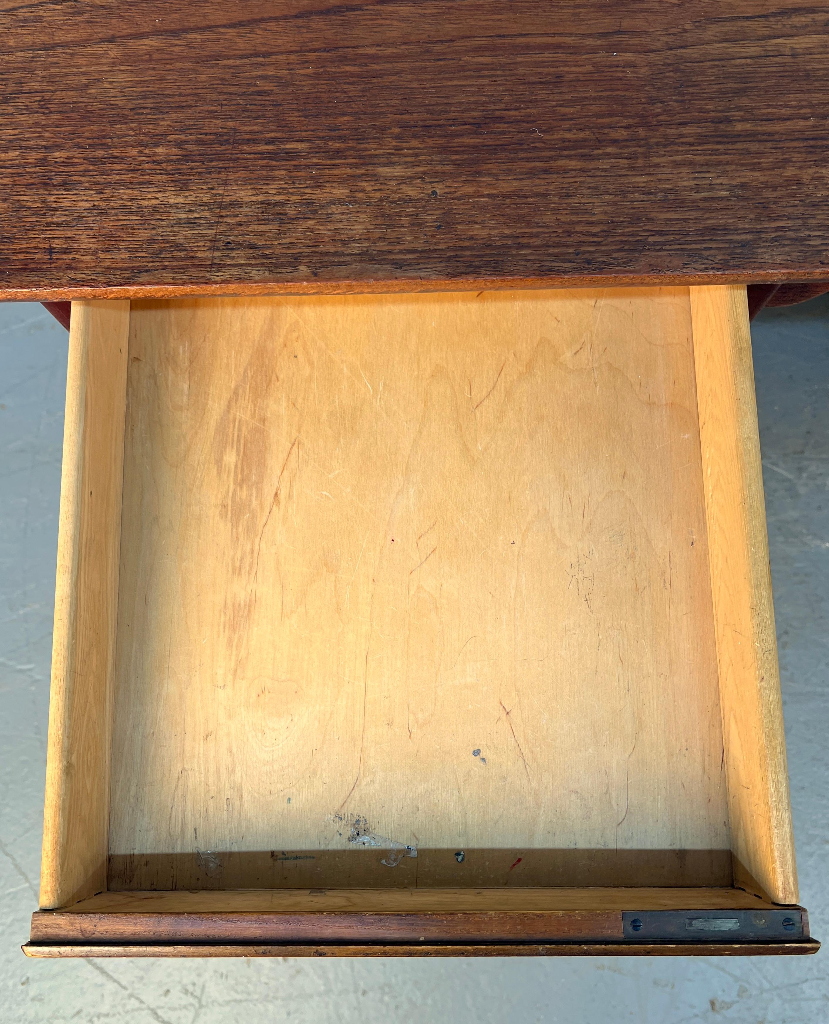 Teak Mid-Century Modern Danish Walnut Desk by Svend Åge Madsen in vendita