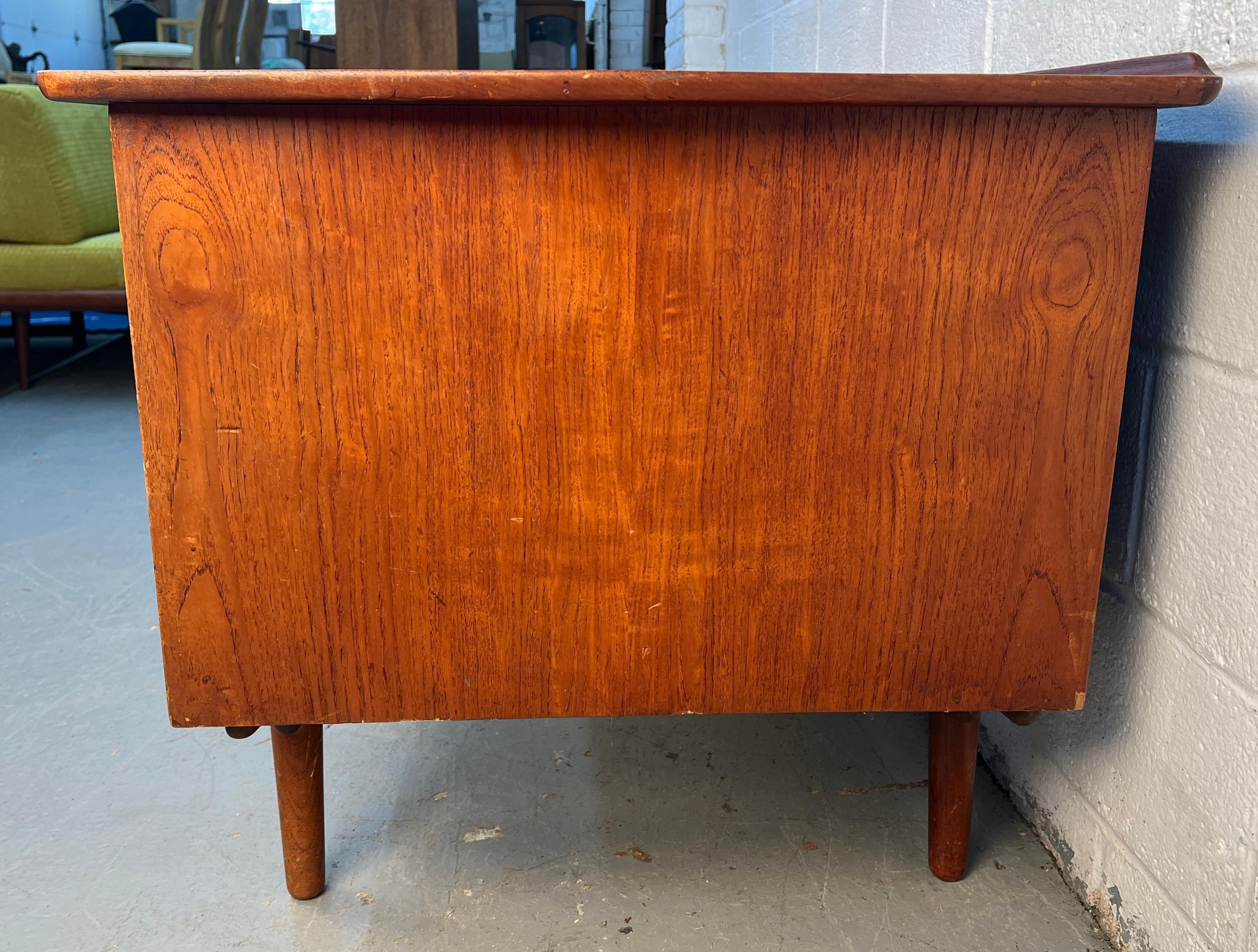 Mid-Century Modern Danish Walnut Desk by Svend Åge Madsen in vendita 1