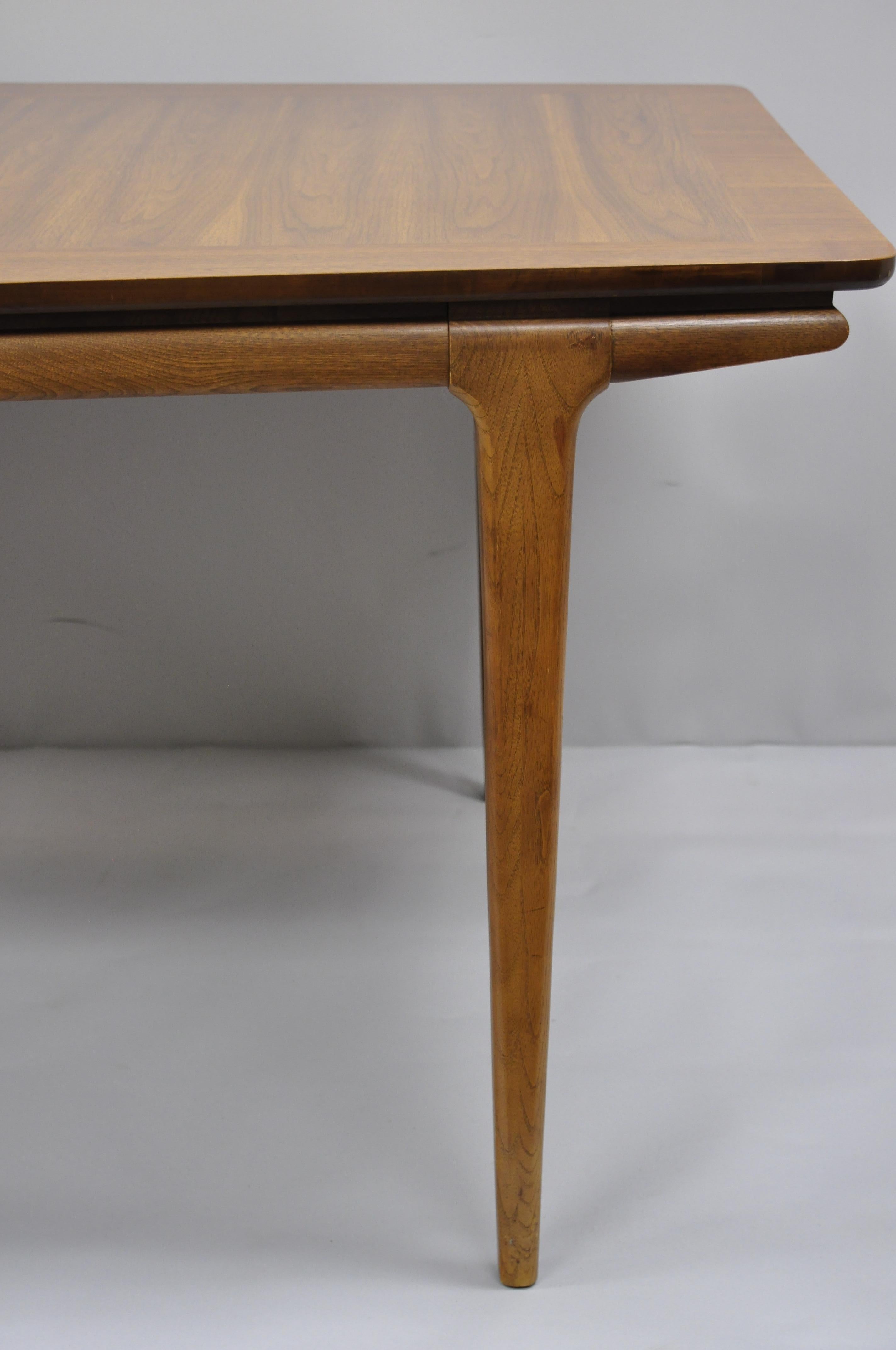 Mid-Century Modern Danish Walnut Sculpted Edge Dining Table with 1 Leaf In Good Condition In Philadelphia, PA