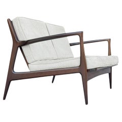 Modernes dänisches Sofa aus Nussbaumholz, Love Seat oder Sofa von Kofod Larsen Selig, Mid-Century Modern