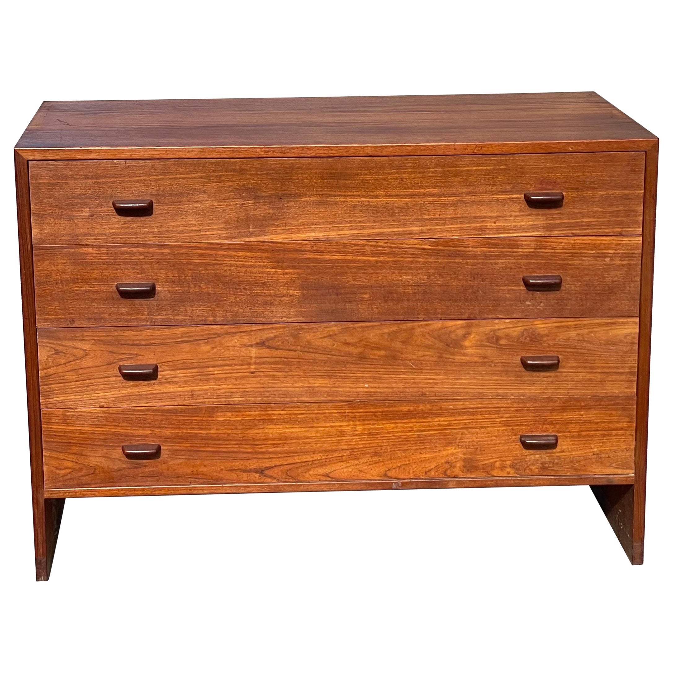Comò in teak danese Wegner della metà del secolo scorso di Ry Møbler '1950'