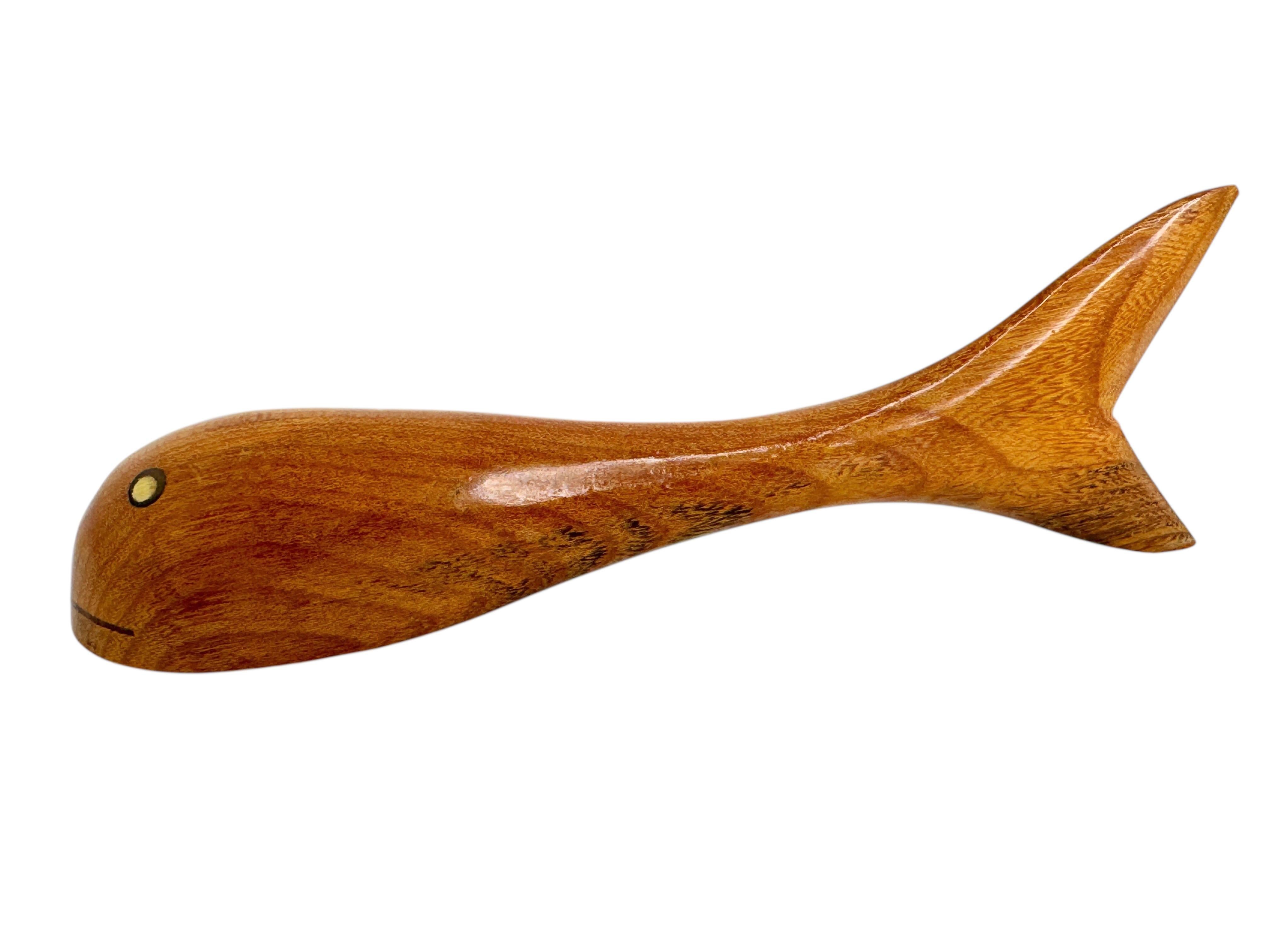 Dänischer Holzflaschenöffner in Form eines Wales, Mid-Century Modern, Dänemark 1960er Jahre (Metall) im Angebot