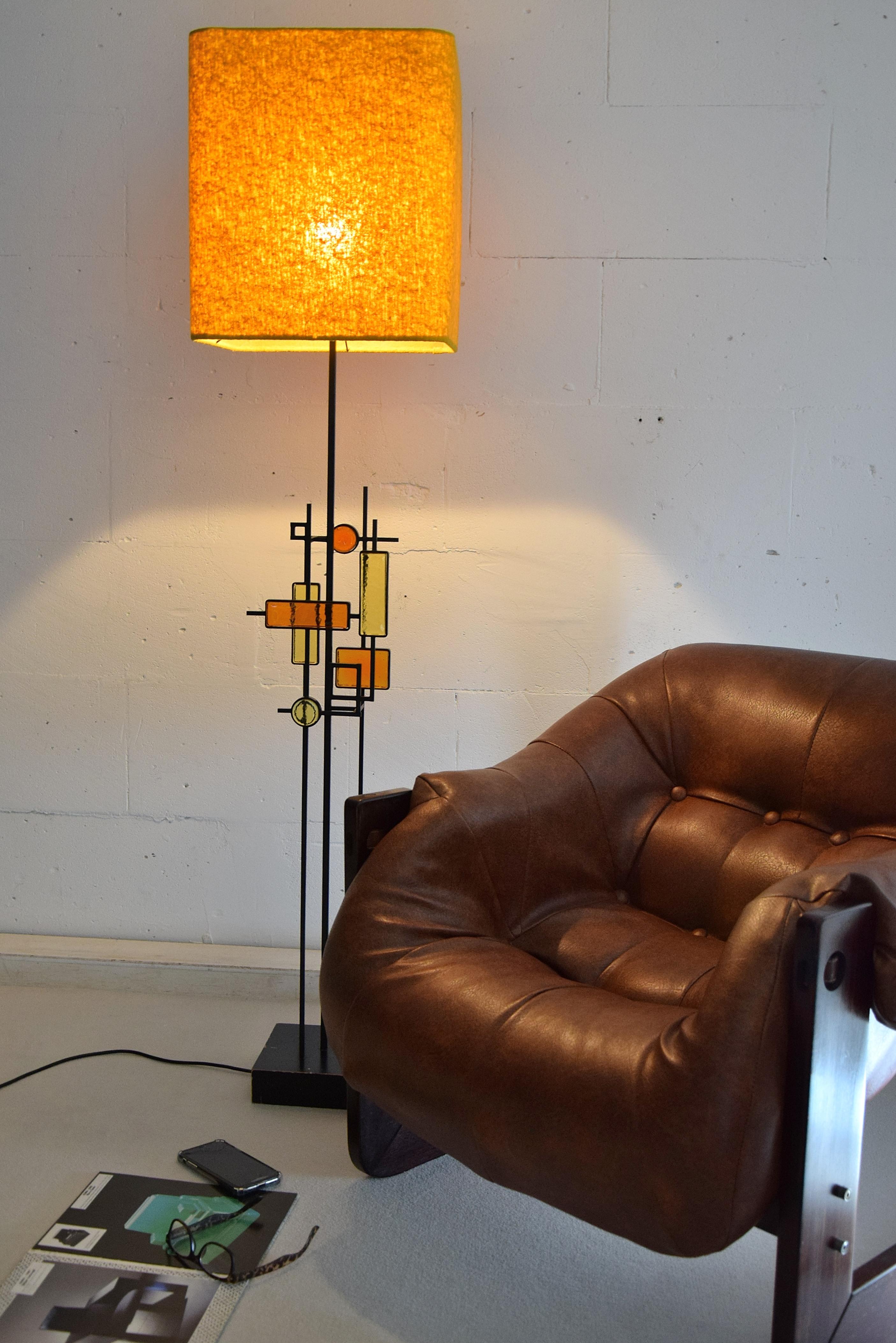 Lampadaire danois en fer forgé et verre de style moderne du milieu du siècle dernier, par Holm Sorensen Bon état - En vente à Weesp, NL