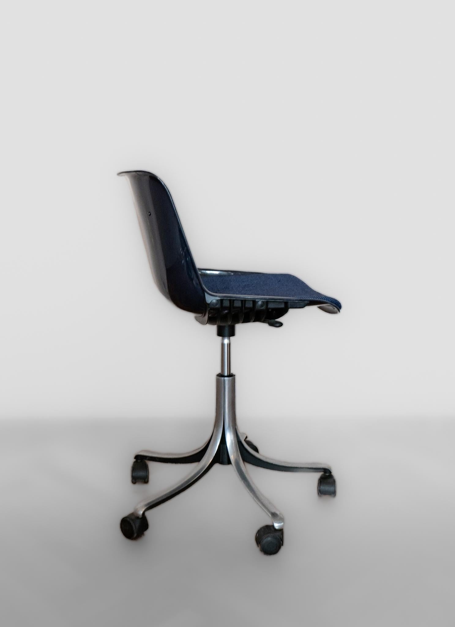 Mid-Century Modern Dark Blue Office Chair Modus 5 by Osvaldo Borsani, Italy 1970 For Sale 1