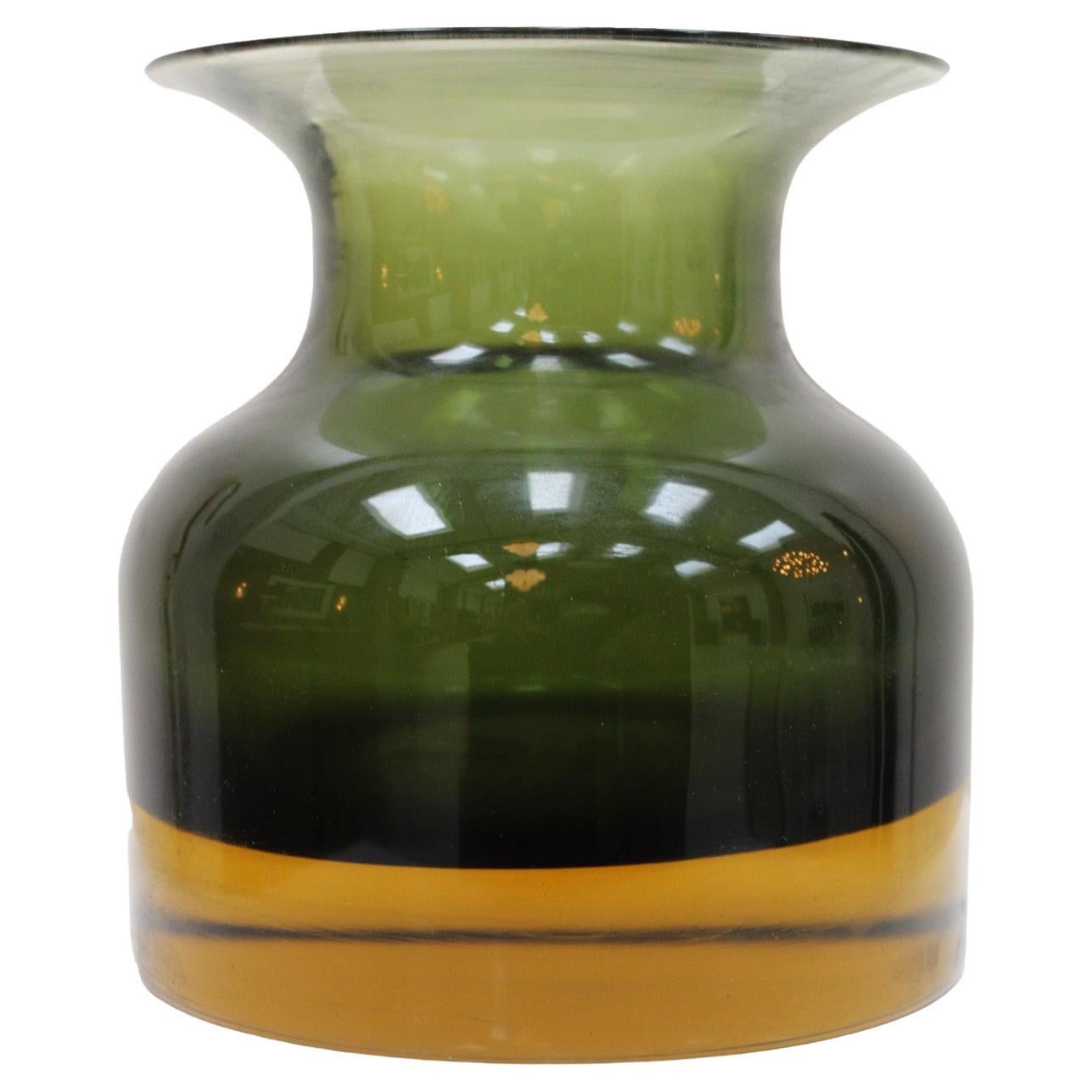 Vaso in vetro di Murano Glass Sommerso verde scuro di Flavio Poli 1950, metà secolo.