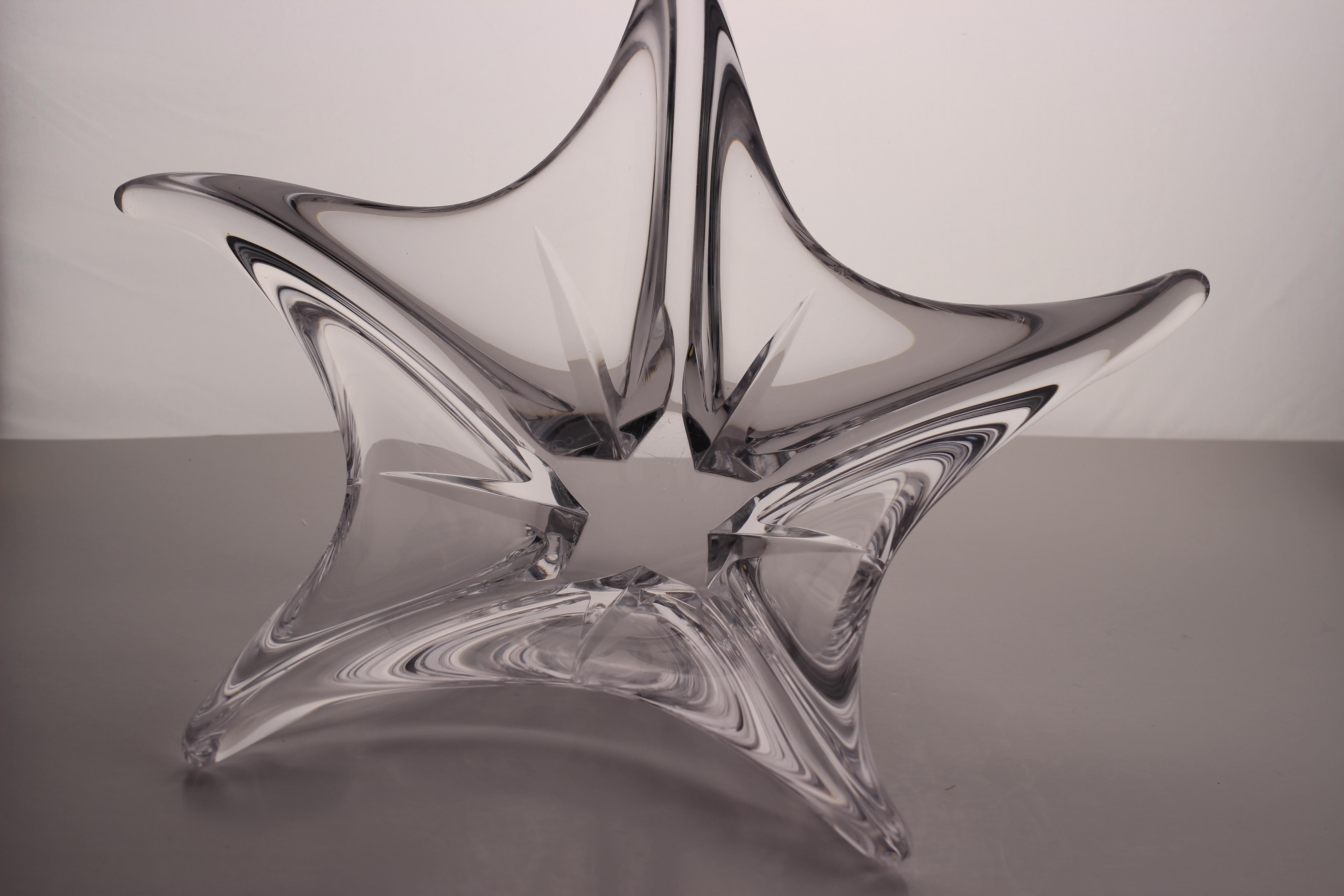 Mid-Century Modern Daum Crystal Star Bowl In Good Condition For Sale In London, GB