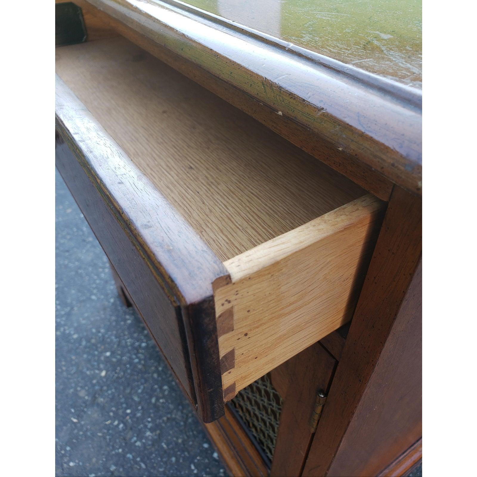 Woodwork Mid-Century Modern Davis Cabinet Co. Walnut Side Table For Sale