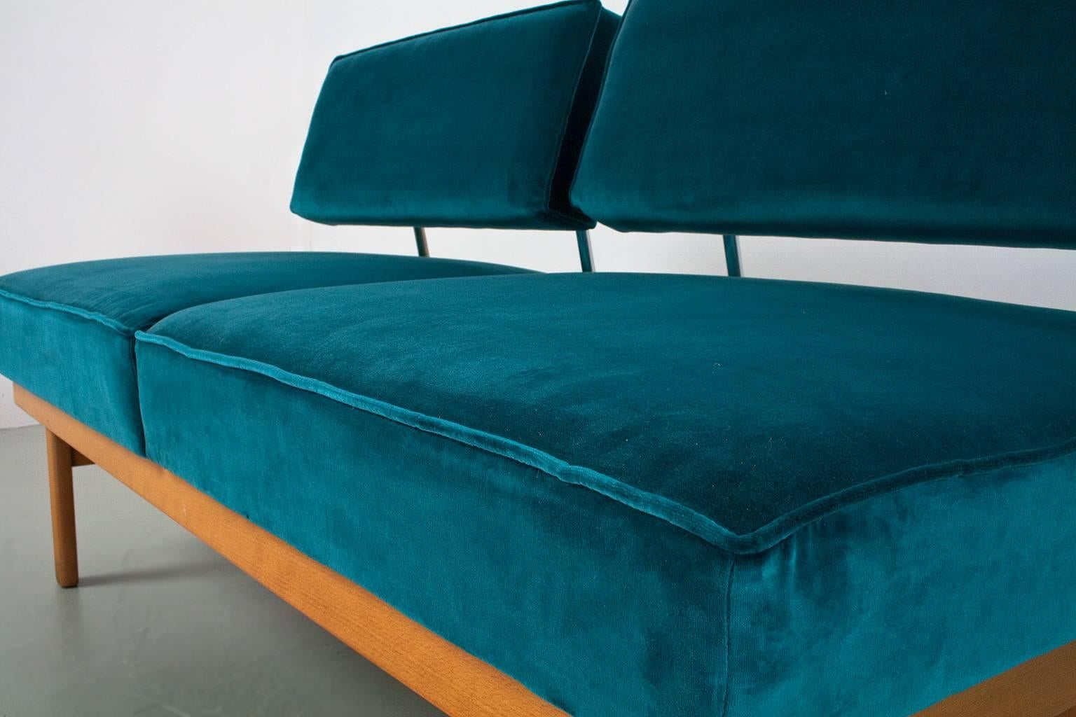 Mid-Century Modern Daybed / Sofa 1950s Wilhelm Knoll Model 'Stella' in Velvet 3