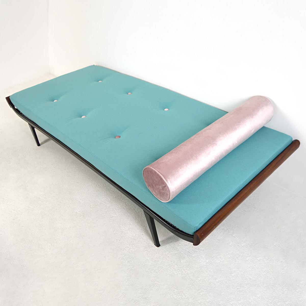 cleopatra daybed