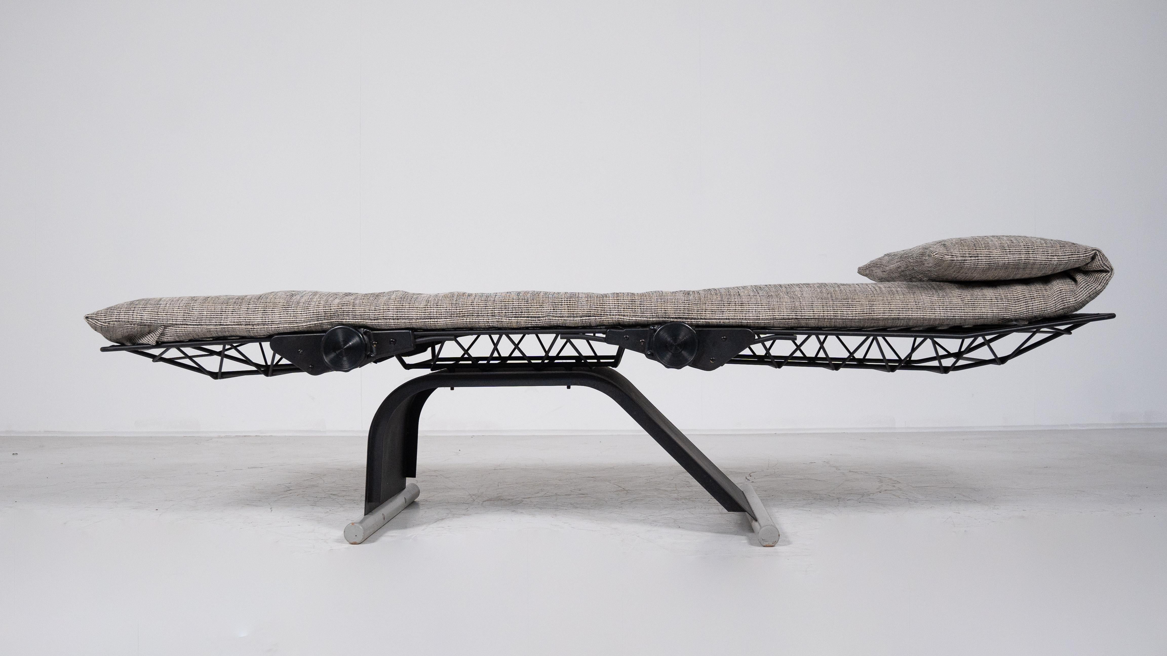 Mid-Century Modern Daybed, Italy, 1960s For Sale 5
