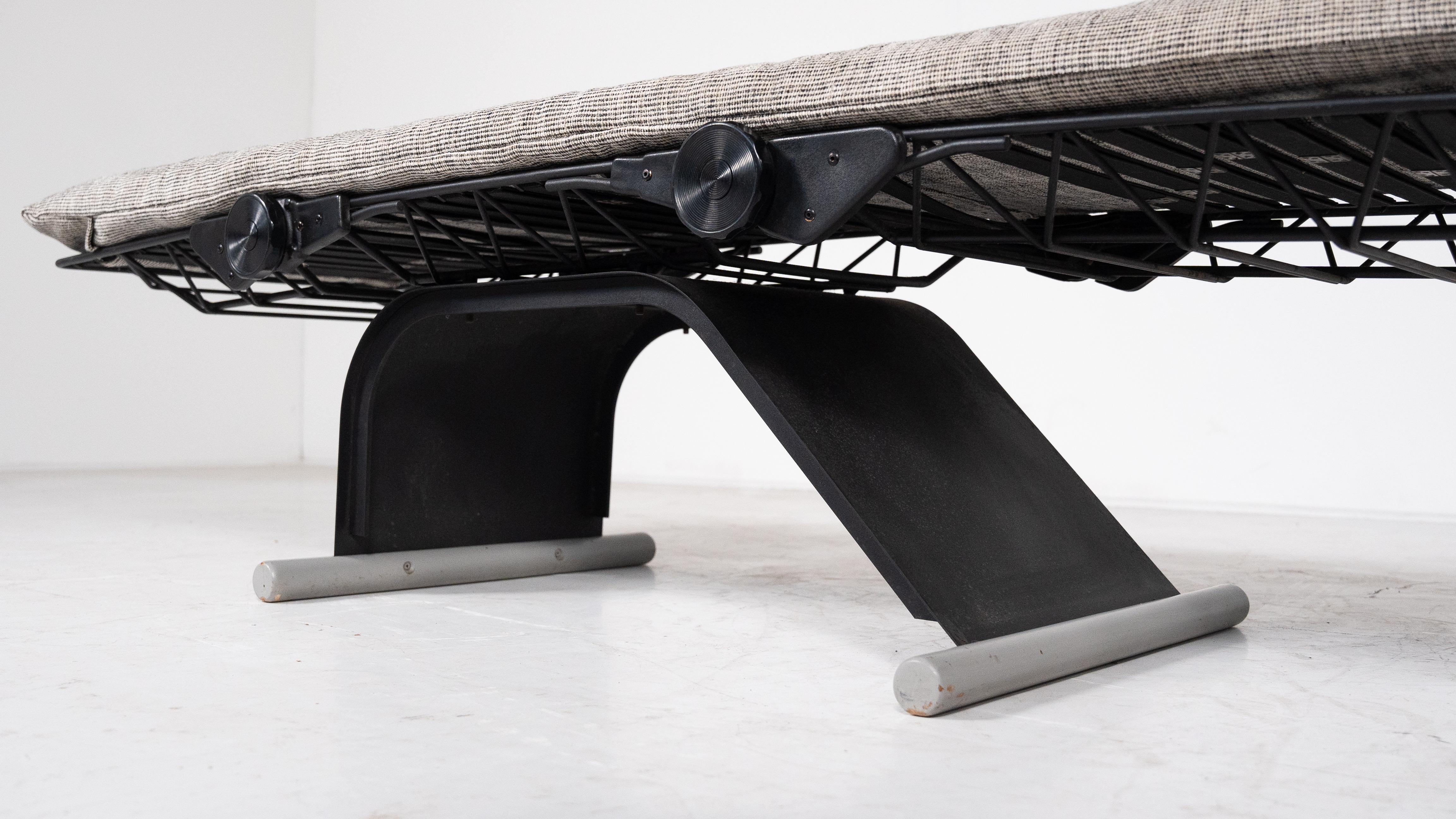 Mid-Century Modern Daybed, Italy, 1960s For Sale 6