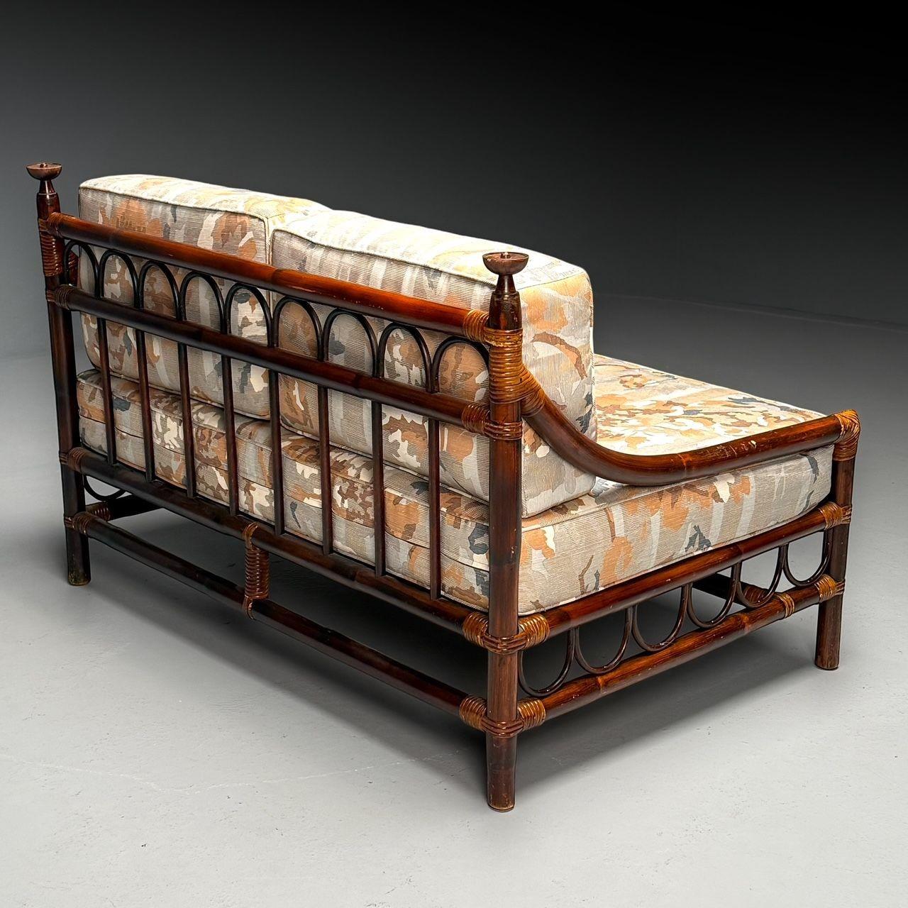 Moderno de mediados de siglo, Cama de día o sofá, Bambú, Caña, Madera, S. XX en Bueno estado para la venta en Manhasset, NY
