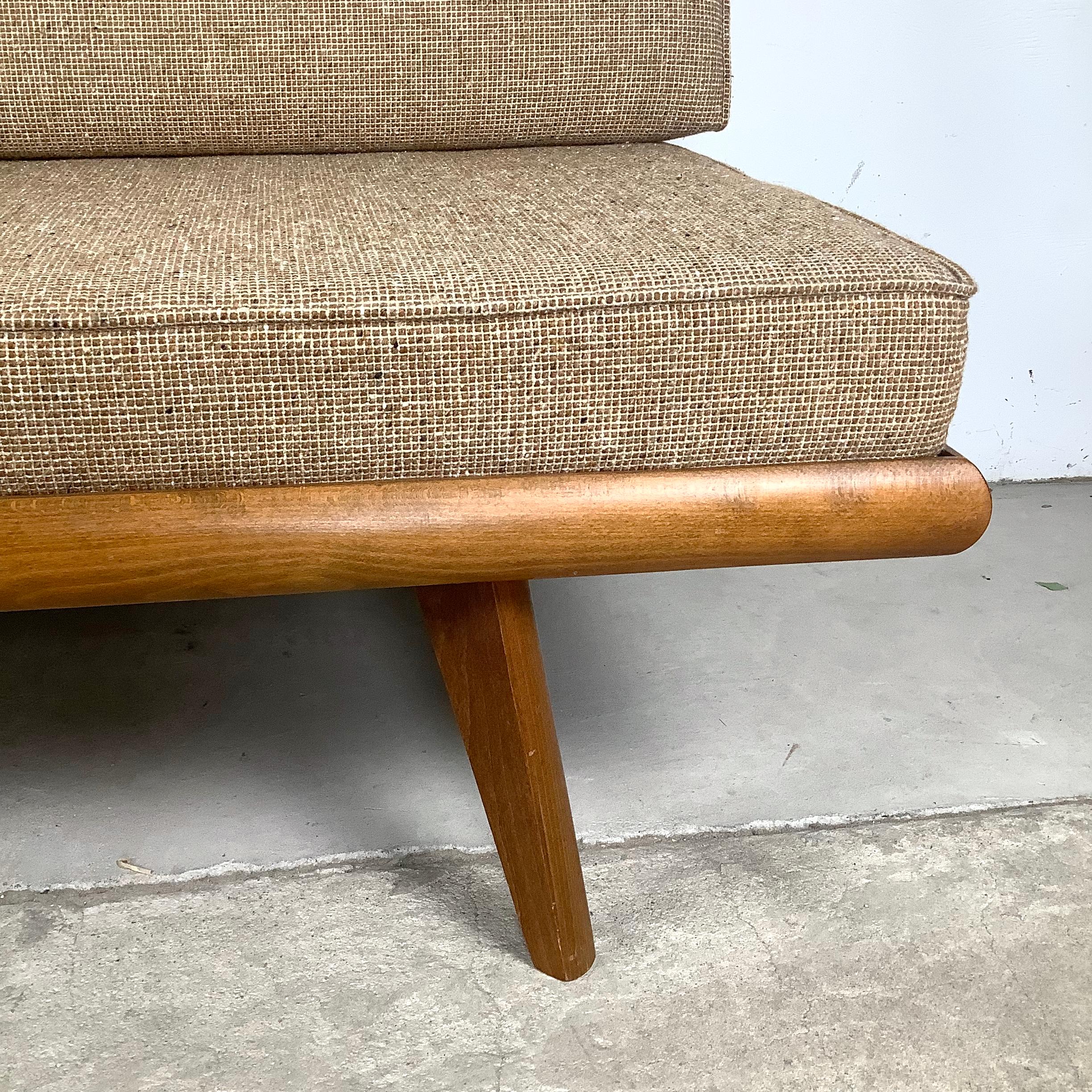 Mid-Century Modern Daybed or Sofa For Sale 3