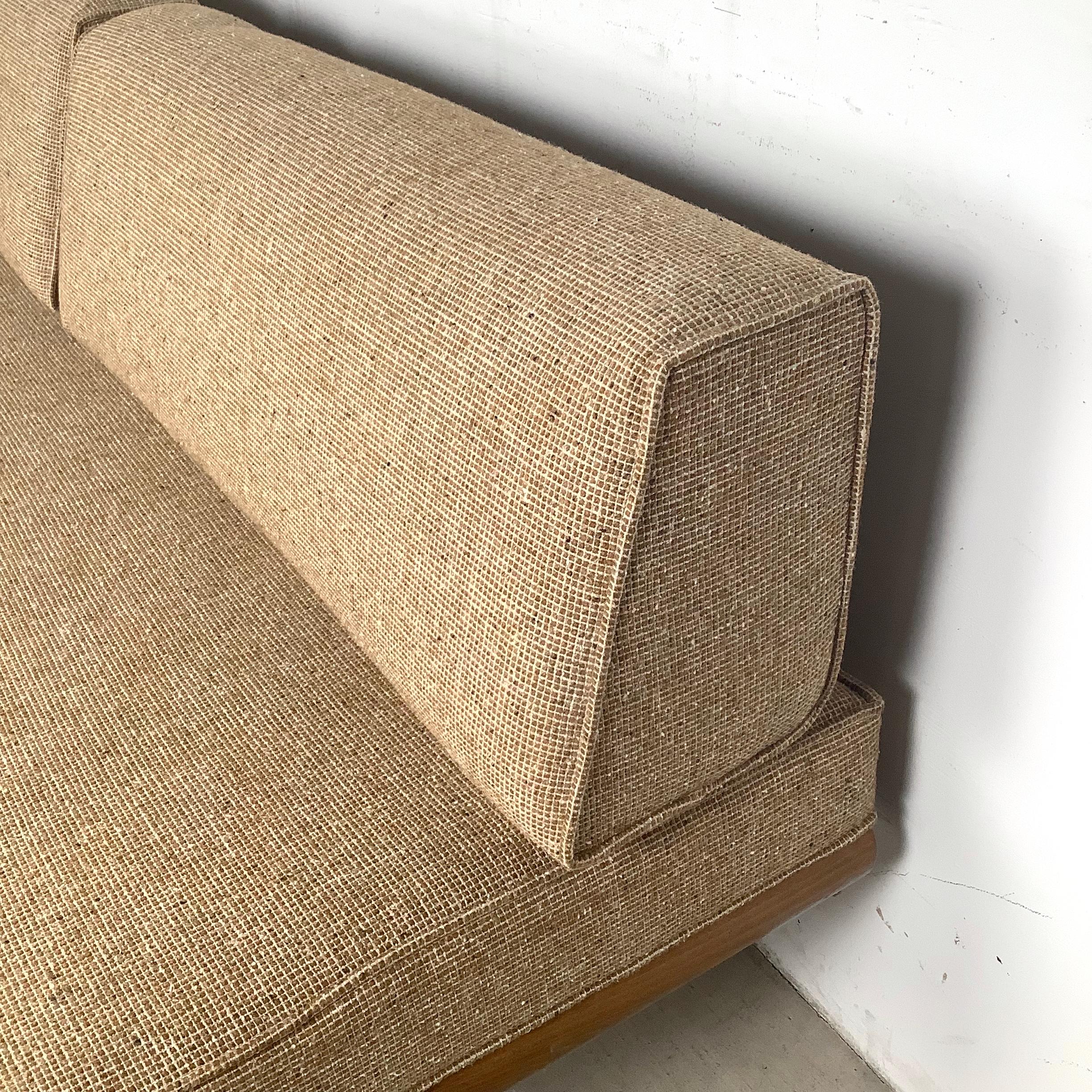 Mid-Century Modern Daybed or Sofa For Sale 7