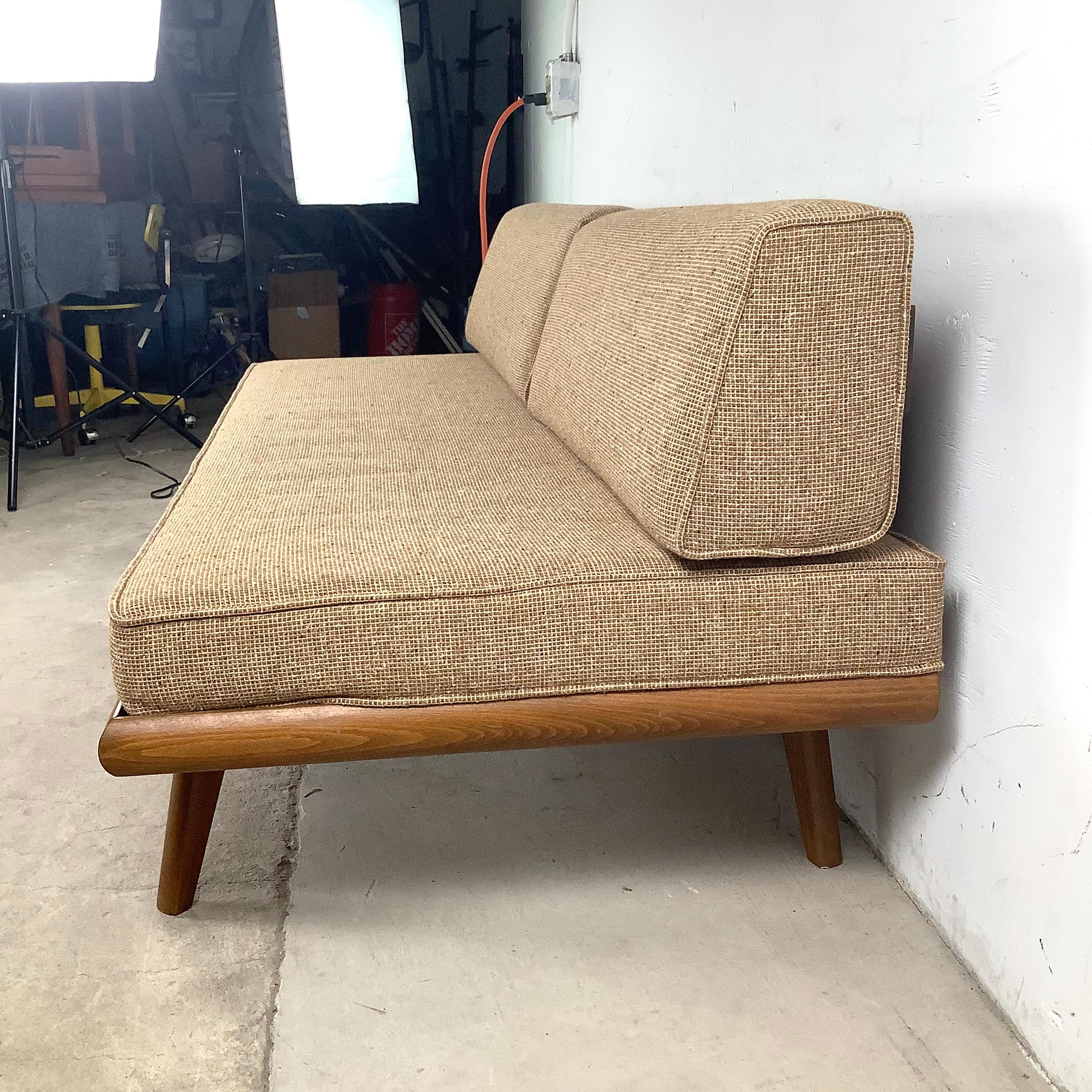 Mid-Century Modern Daybed or Sofa In Good Condition For Sale In Trenton, NJ