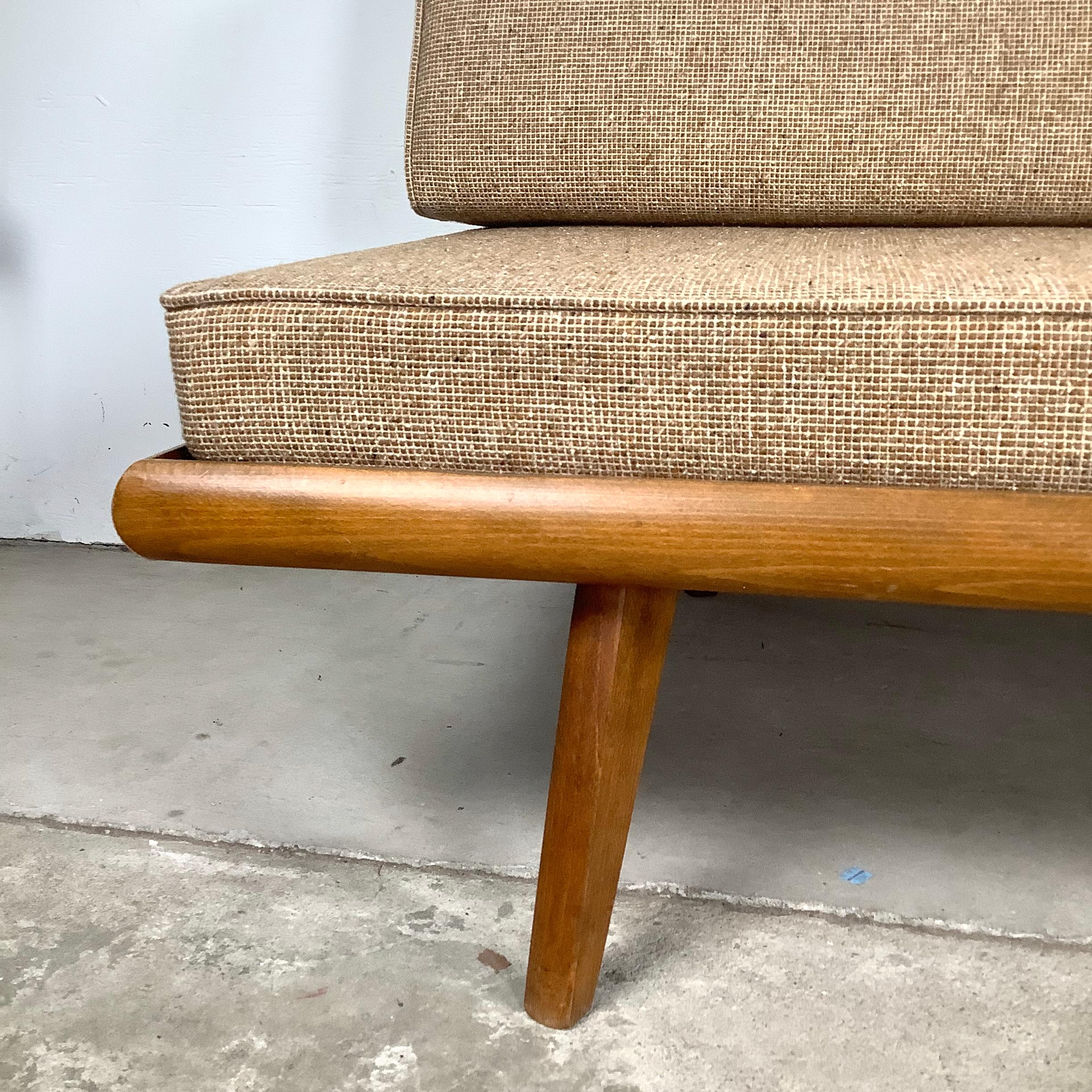 Mid-Century Modern Daybed or Sofa For Sale 2