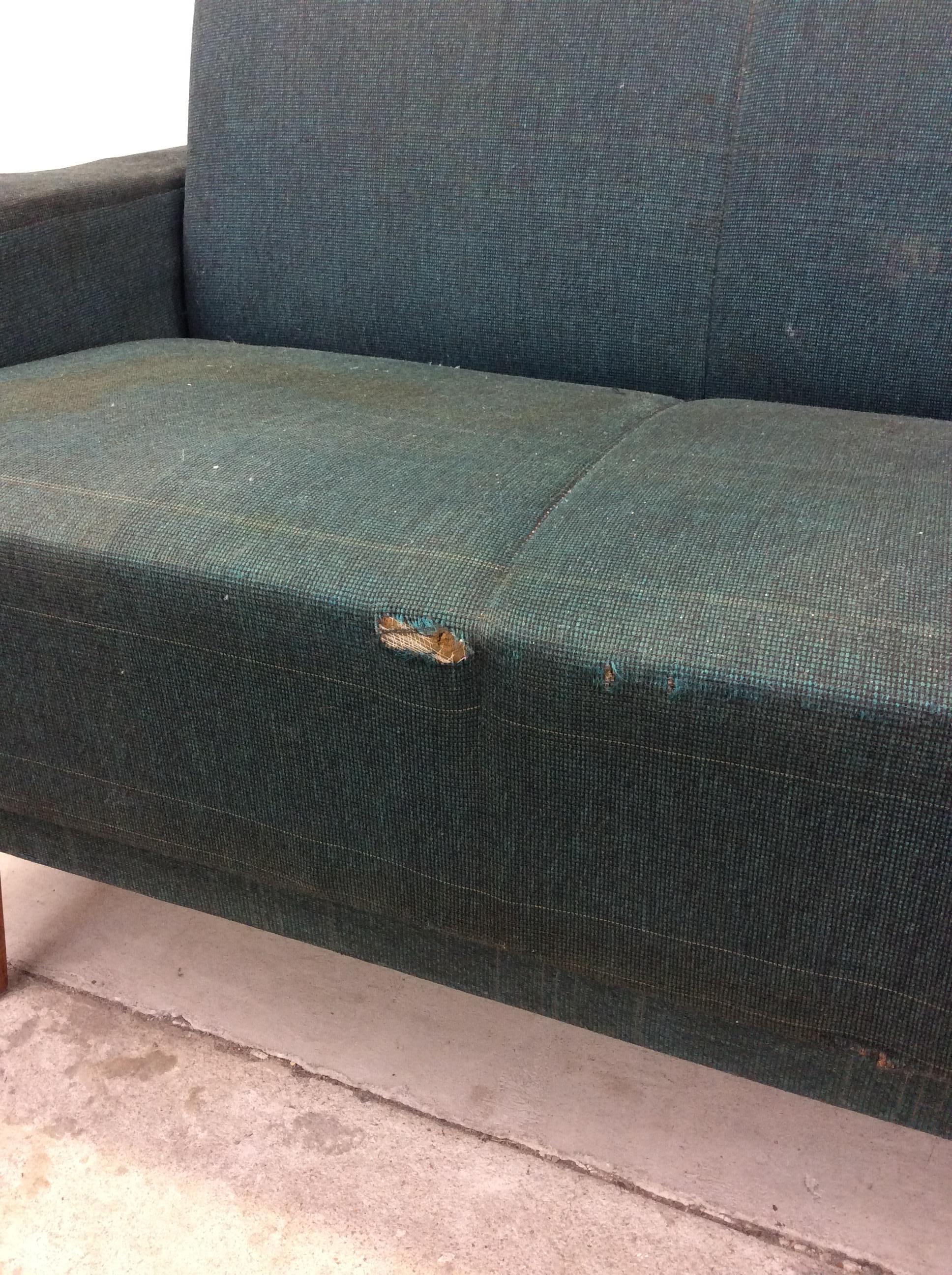 Mid-Century Modern Daybed Sleeper Sofa In Fair Condition For Sale In Freehold, NJ