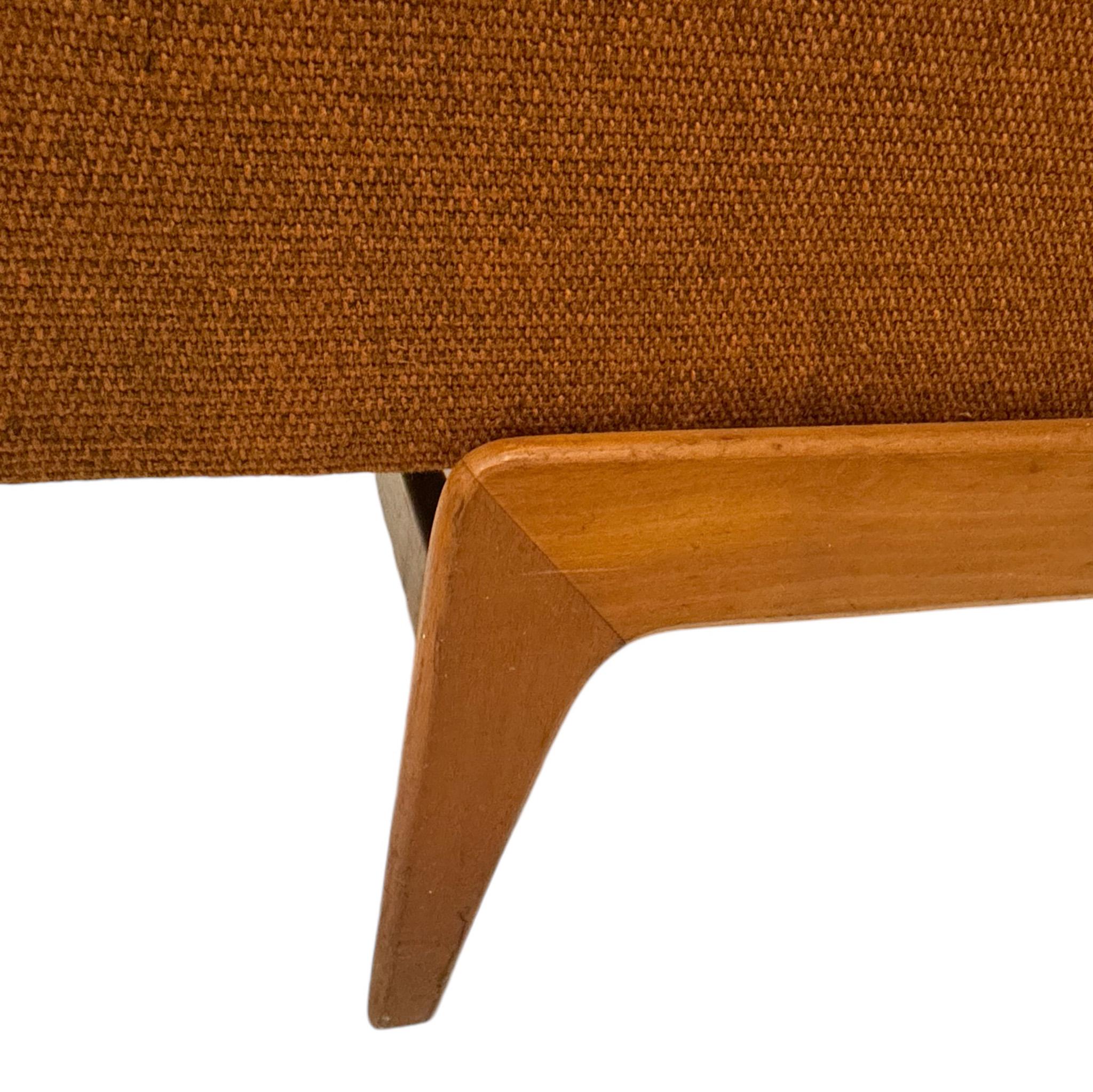 Sofá-cama moderno de mediados de siglo con tapicería original, años 60 en venta 2