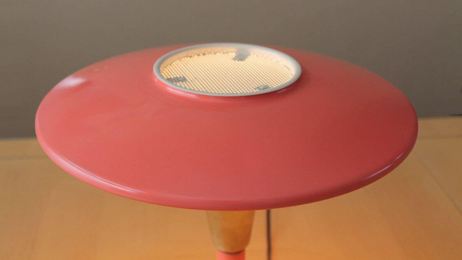 Mid-Century Modern Mid Century Modern Dazor Saucer Desk Lamp. Atomic Age Lighting For Sale