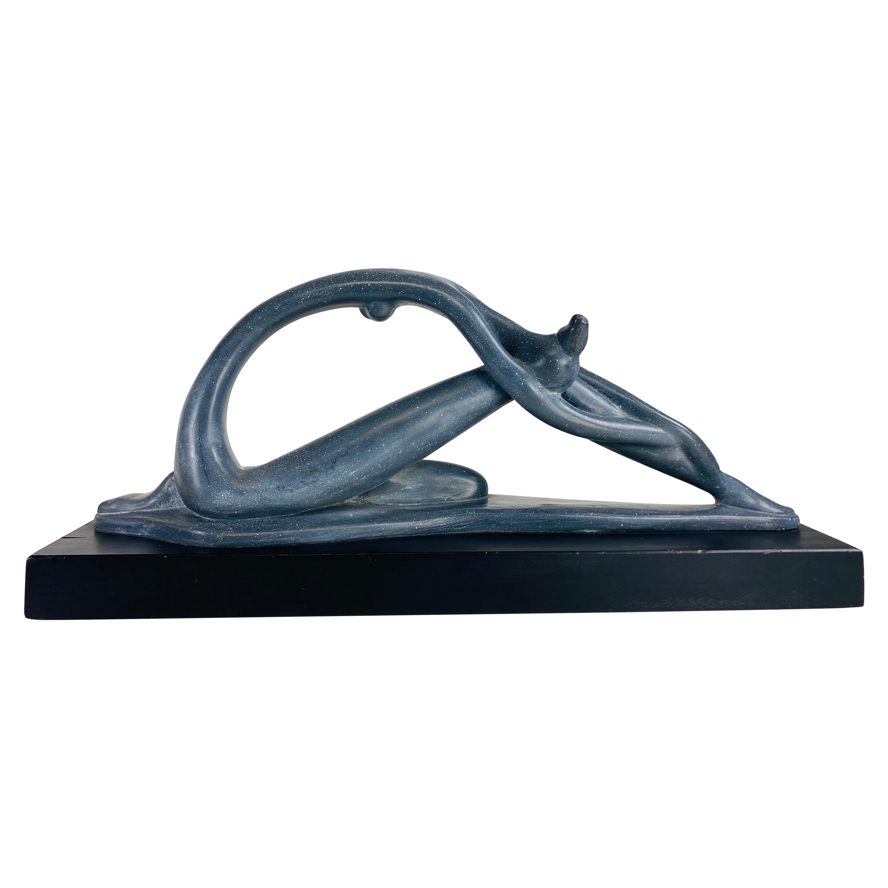 Deco moderno de mediados de siglo  escultura femenina abstracta inspirada