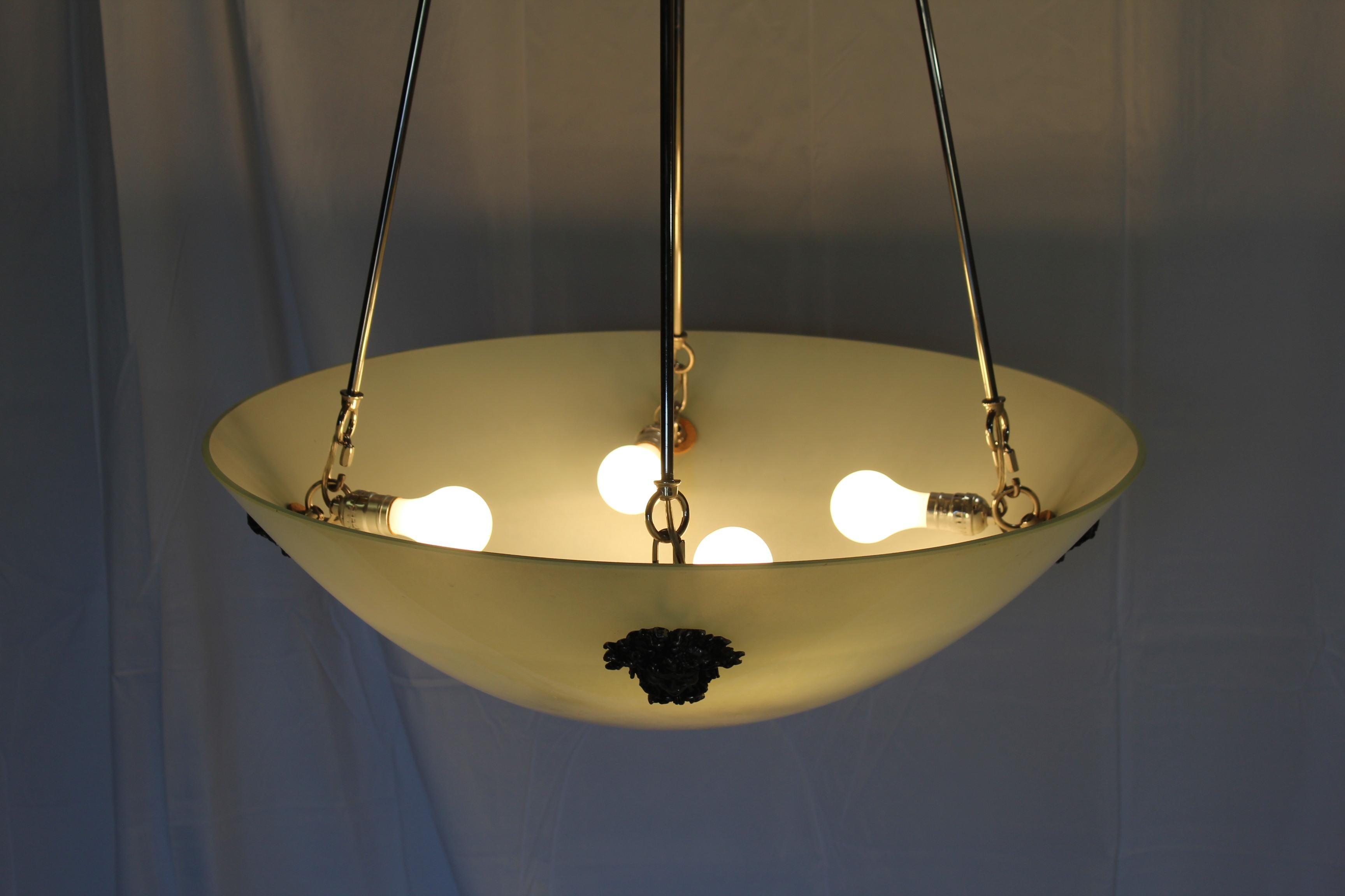 Stile Mid-Century Modern /Deco  Lampadario in vetro, applicazioni in bronzo in vendita 2