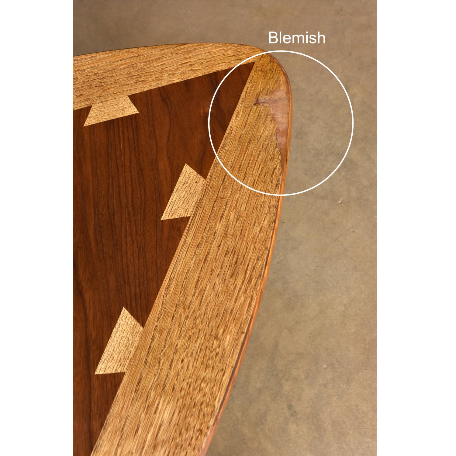 Mid-Century Modern Decorative Dovetail Lane Acclaim Guitar Pick Side Table In Good Condition In Chattanooga, TN