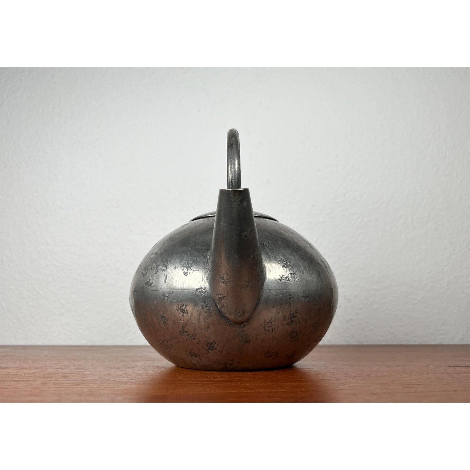 Teiera decorativa in peltro di Skurdal Pewter, anni '60, Modern-Decor, metà del secolo scorso in vendita 1