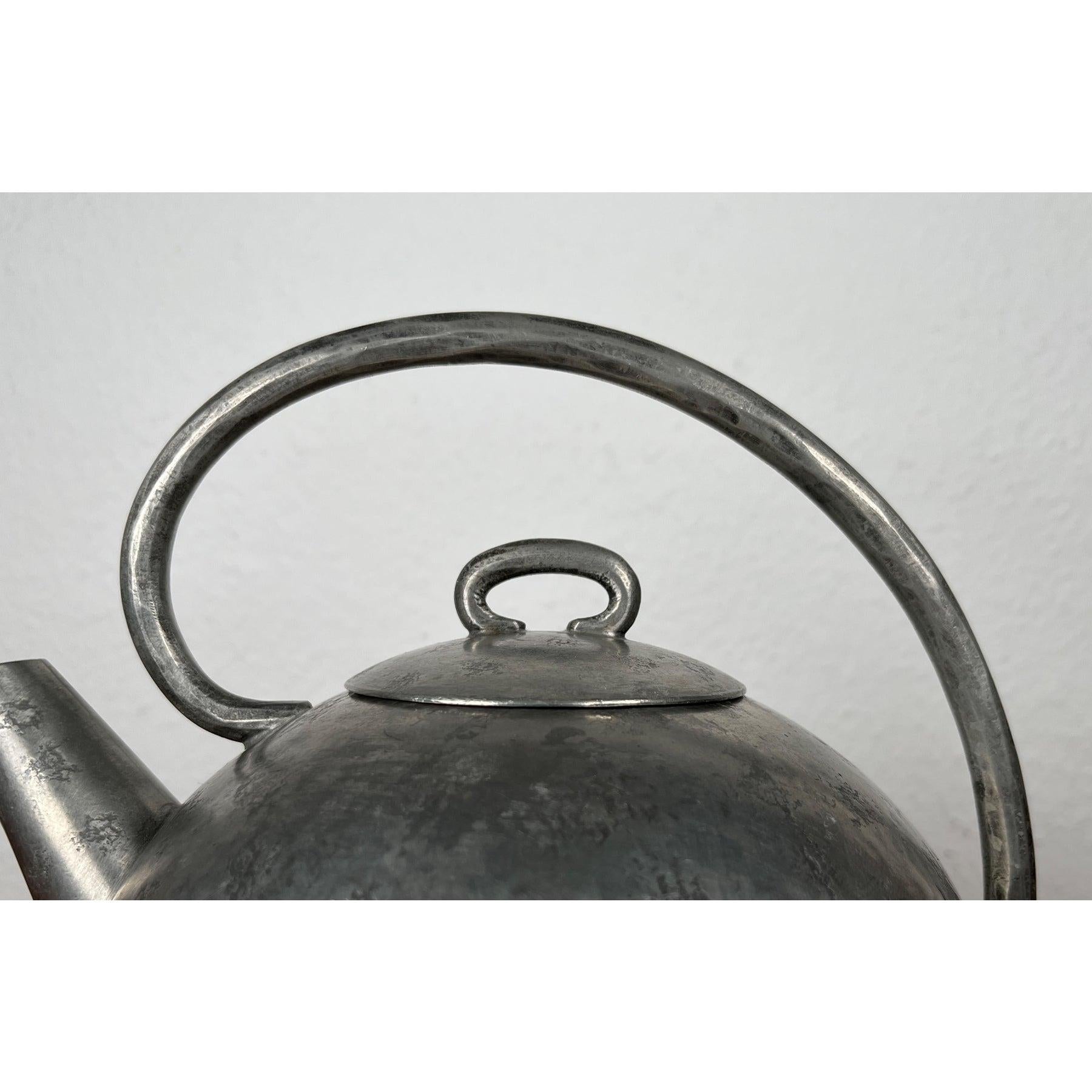 Teiera decorativa in peltro di Skurdal Pewter, stile metà secolo moderno In condizioni buone in vendita a Hamburg, DE