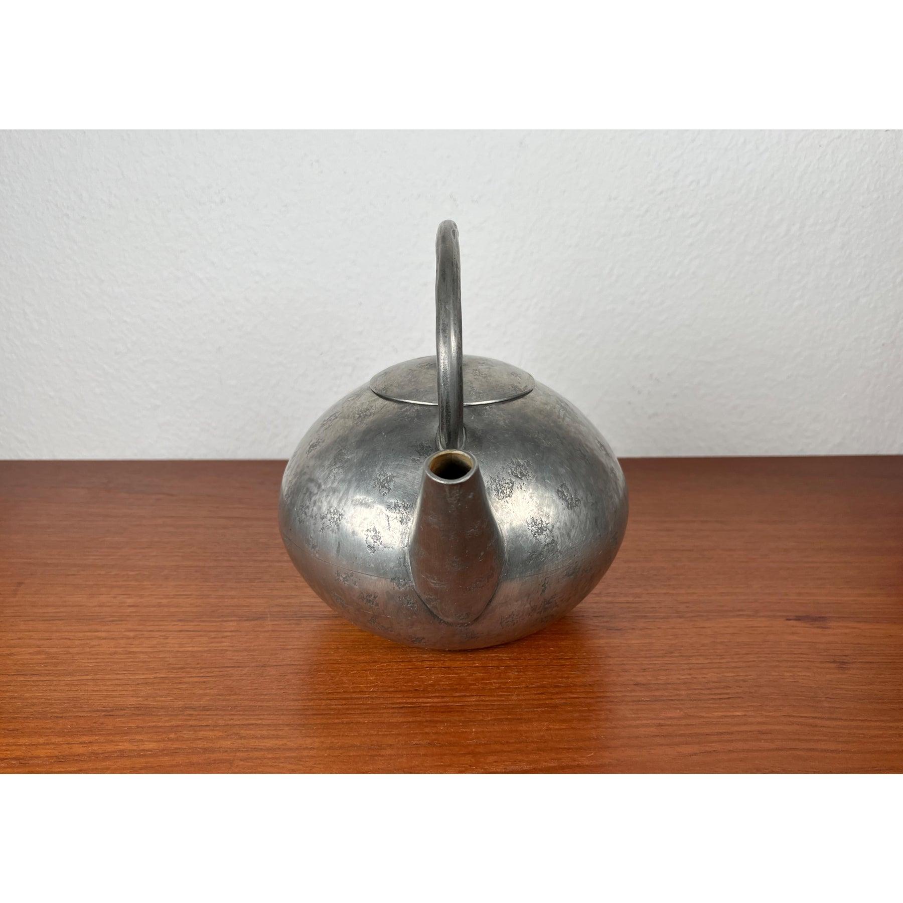 Teiera decorativa in peltro di Skurdal Pewter, stile metà secolo moderno in vendita 1