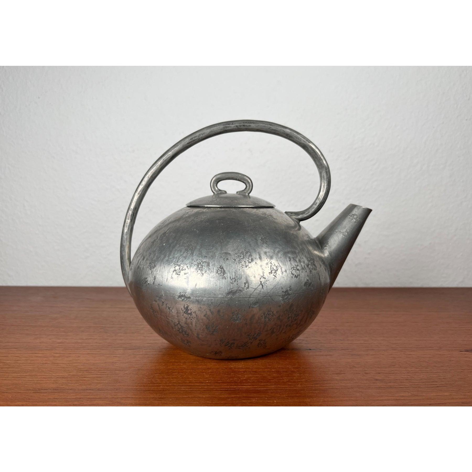 Teiera decorativa in peltro di Skurdal Pewter, stile metà secolo moderno in vendita 2