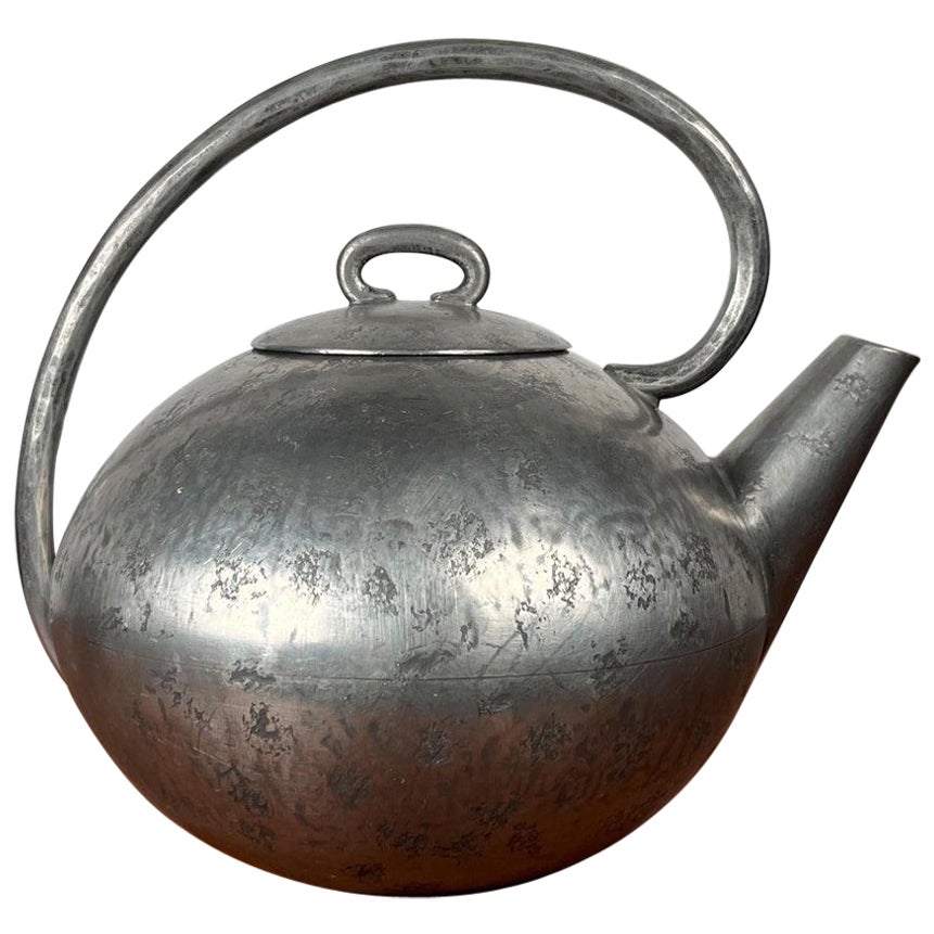 Teiera decorativa in peltro di Skurdal Pewter, stile metà secolo moderno in vendita