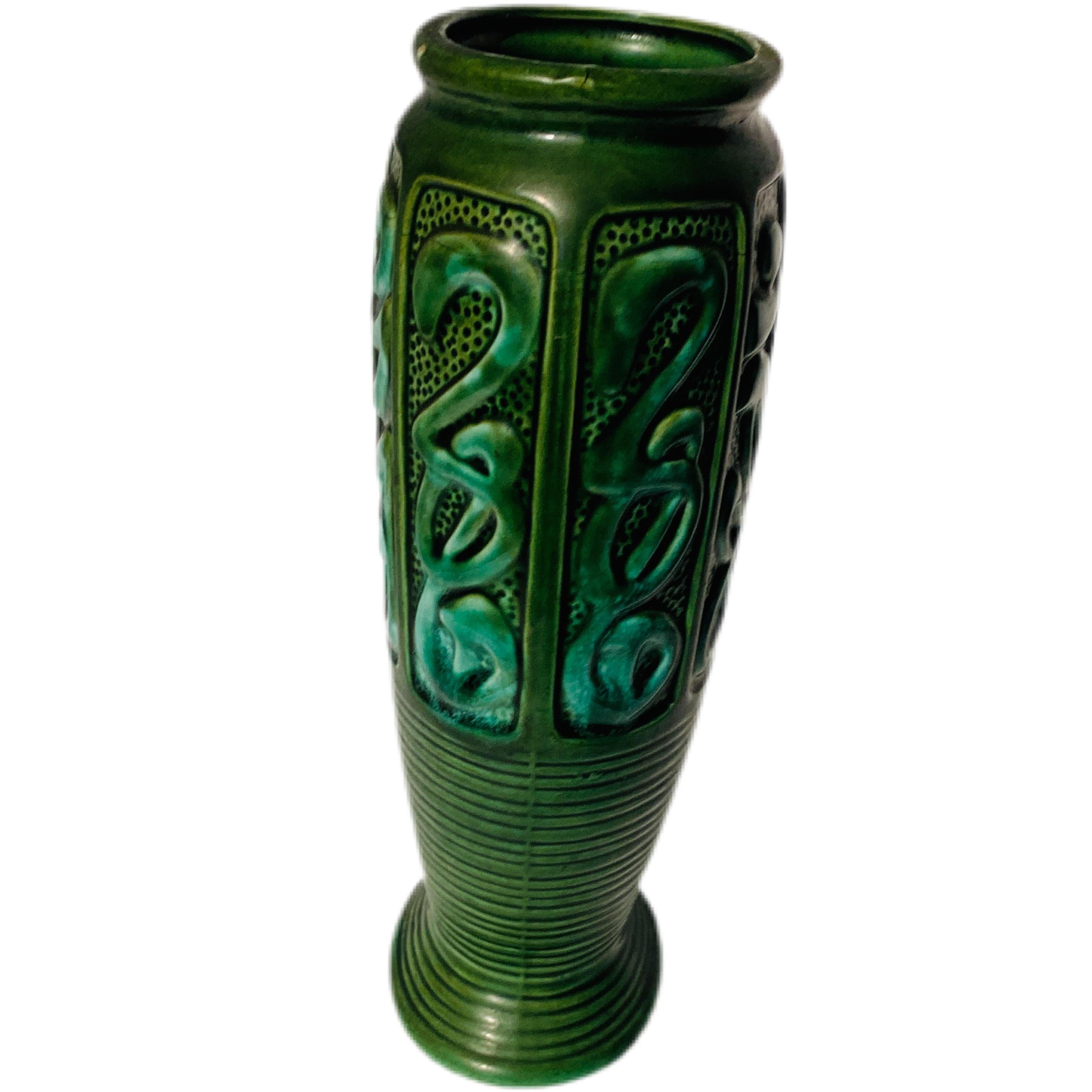 Japanese Mid Century Modern Dee Bee Co Green Ceramic Vase For Sale