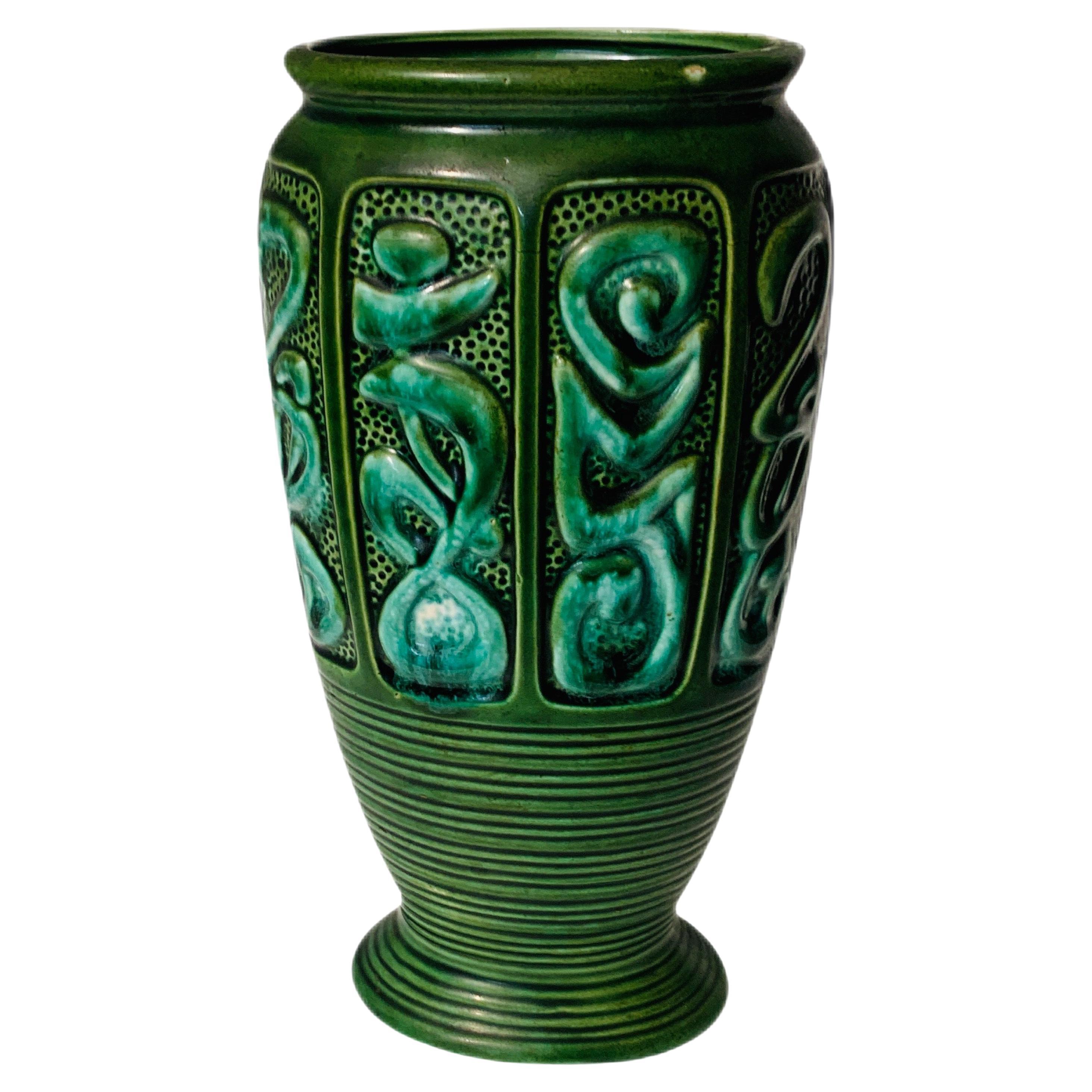 Mid Century Modern Dee Bee Co Green Ceramic Vase For Sale