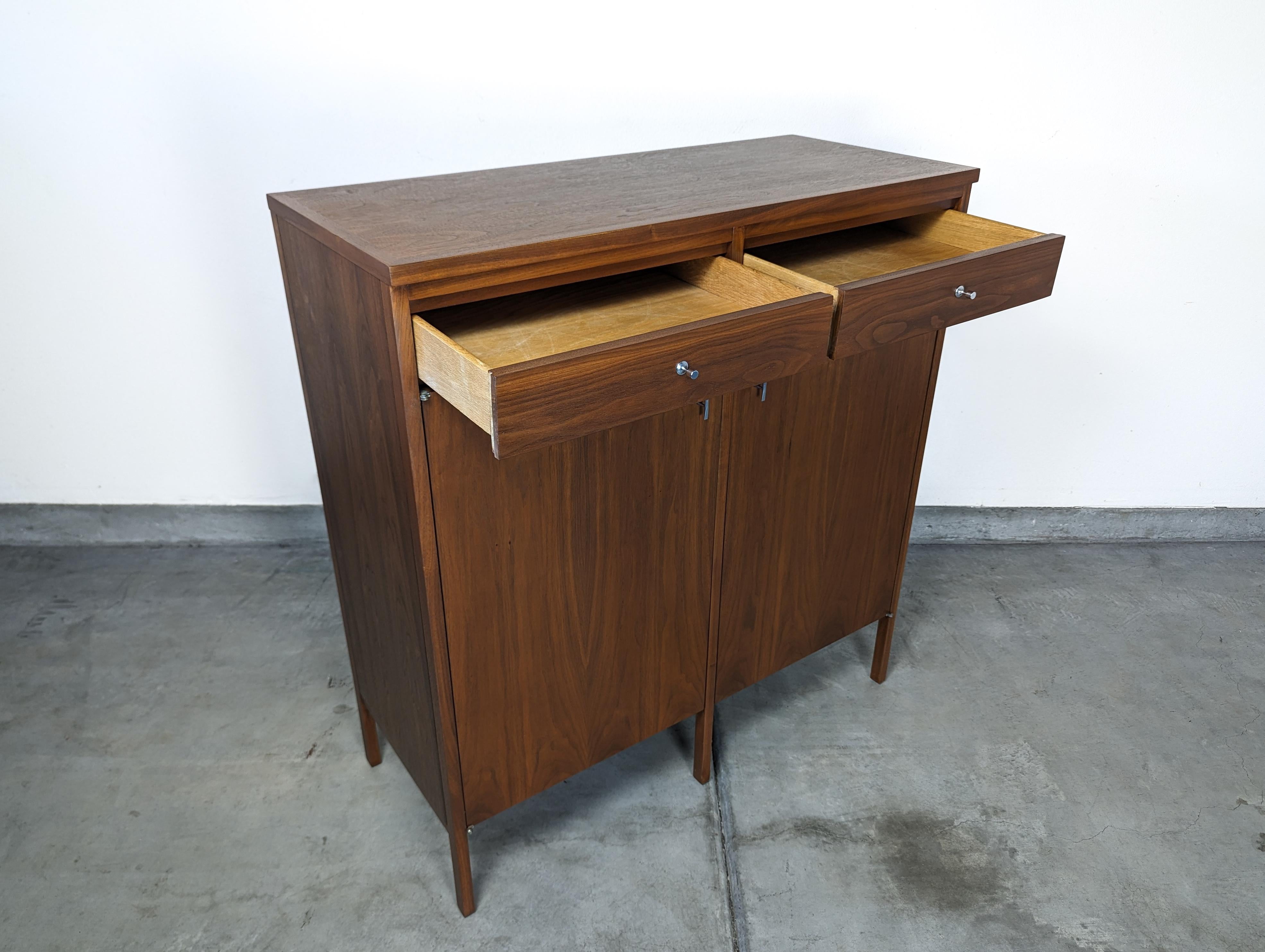 Mid Century Modern Delineator Chest of Drawers by Paul McCobb for Lane, c1960s For Sale 4