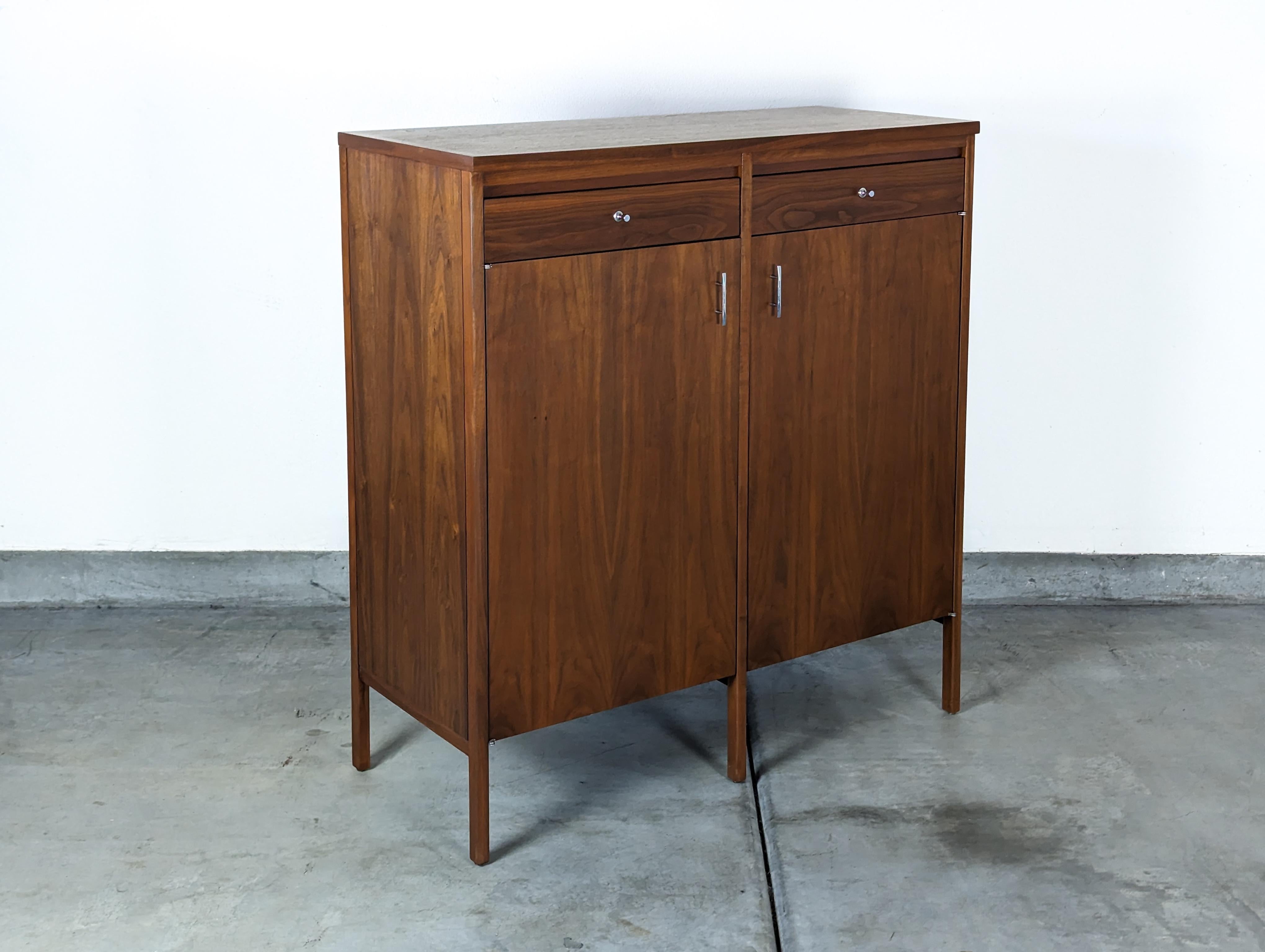 Mid Century Modern Delineator Chest of Drawers by Paul McCobb for Lane, c1960s For Sale 5