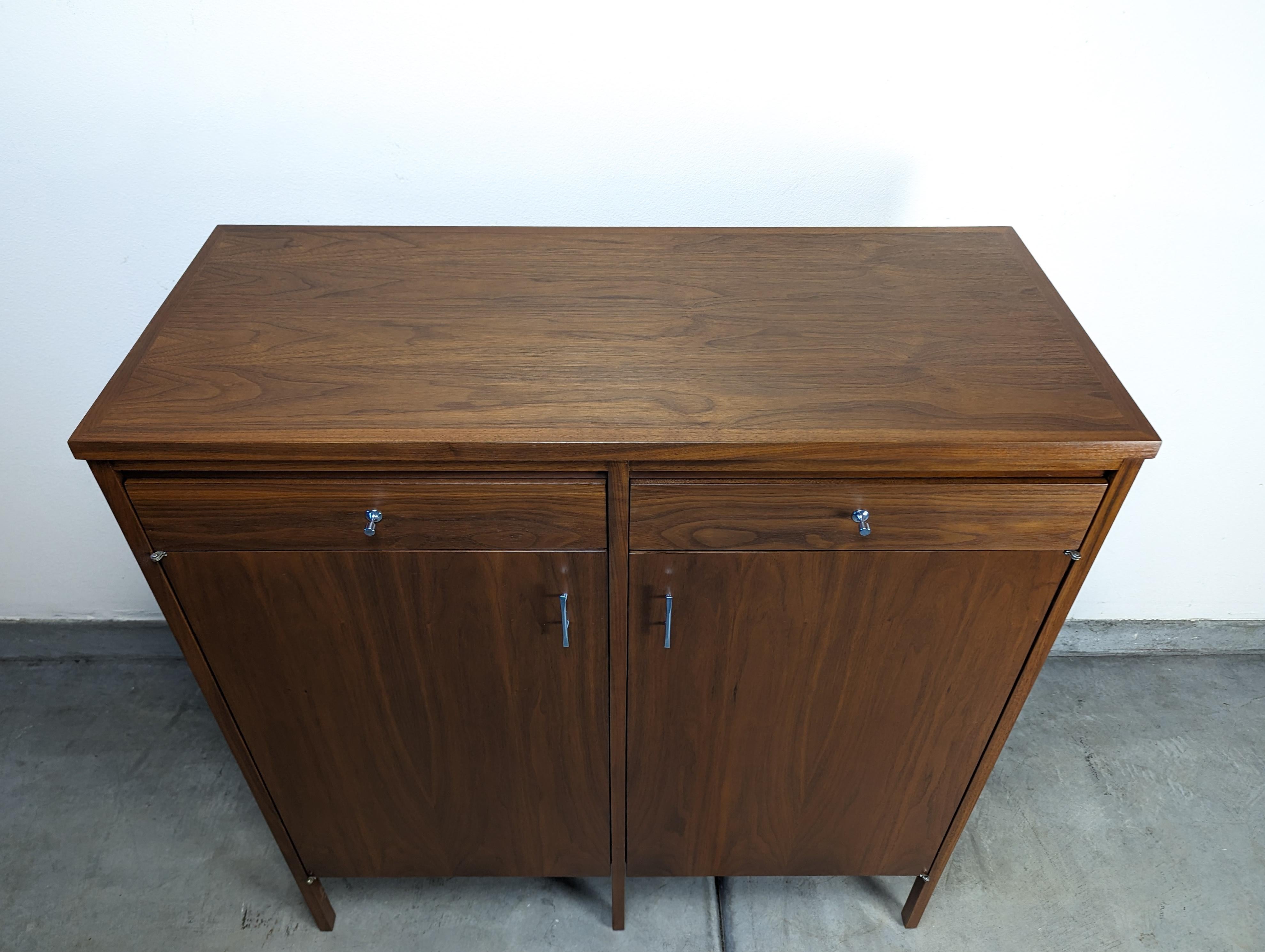 Mid-Century Modern Mid Century Modern Delineator Chest of Drawers by Paul McCobb for Lane, c1960s For Sale