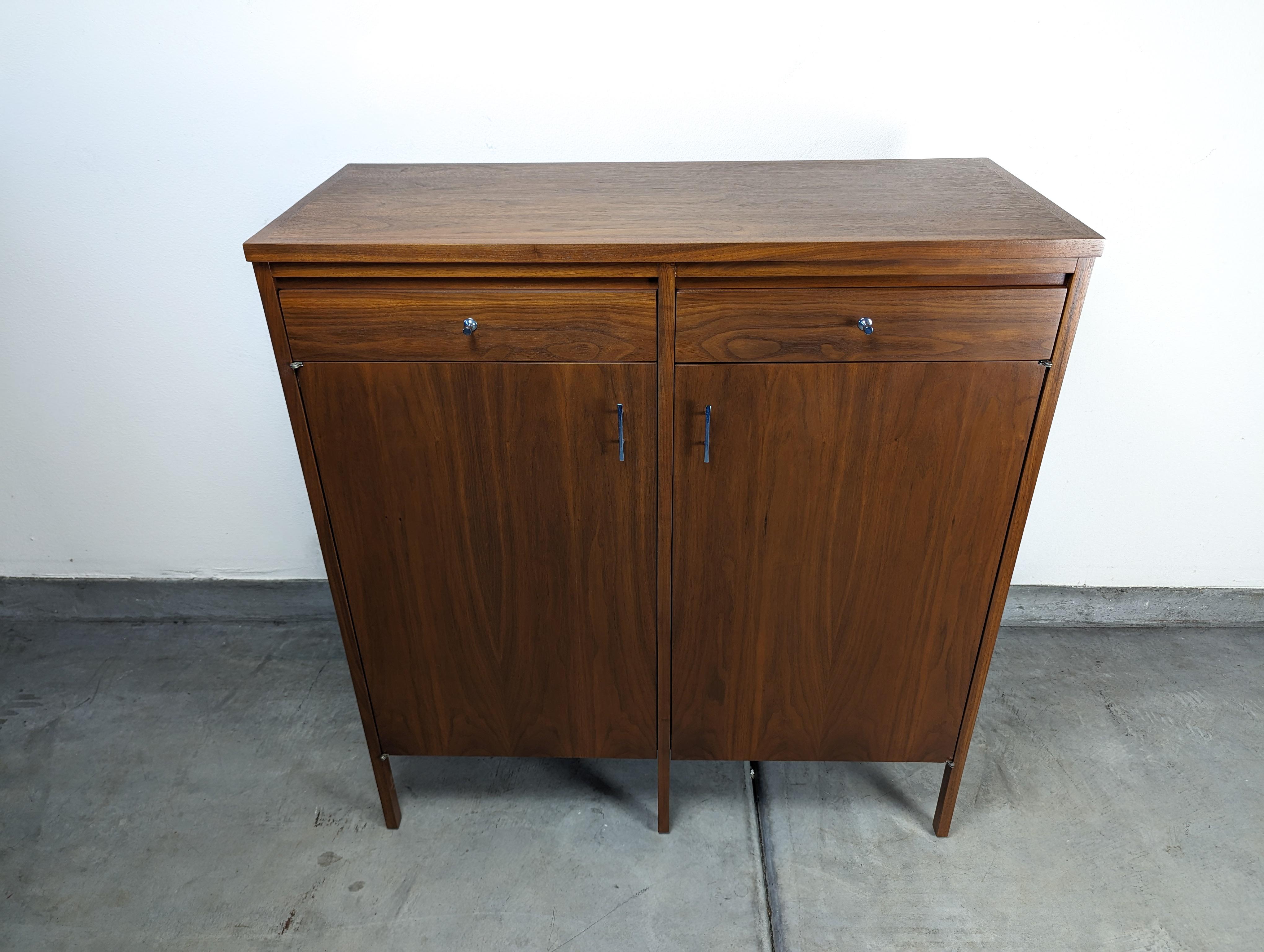 American Mid Century Modern Delineator Chest of Drawers by Paul McCobb for Lane, c1960s For Sale