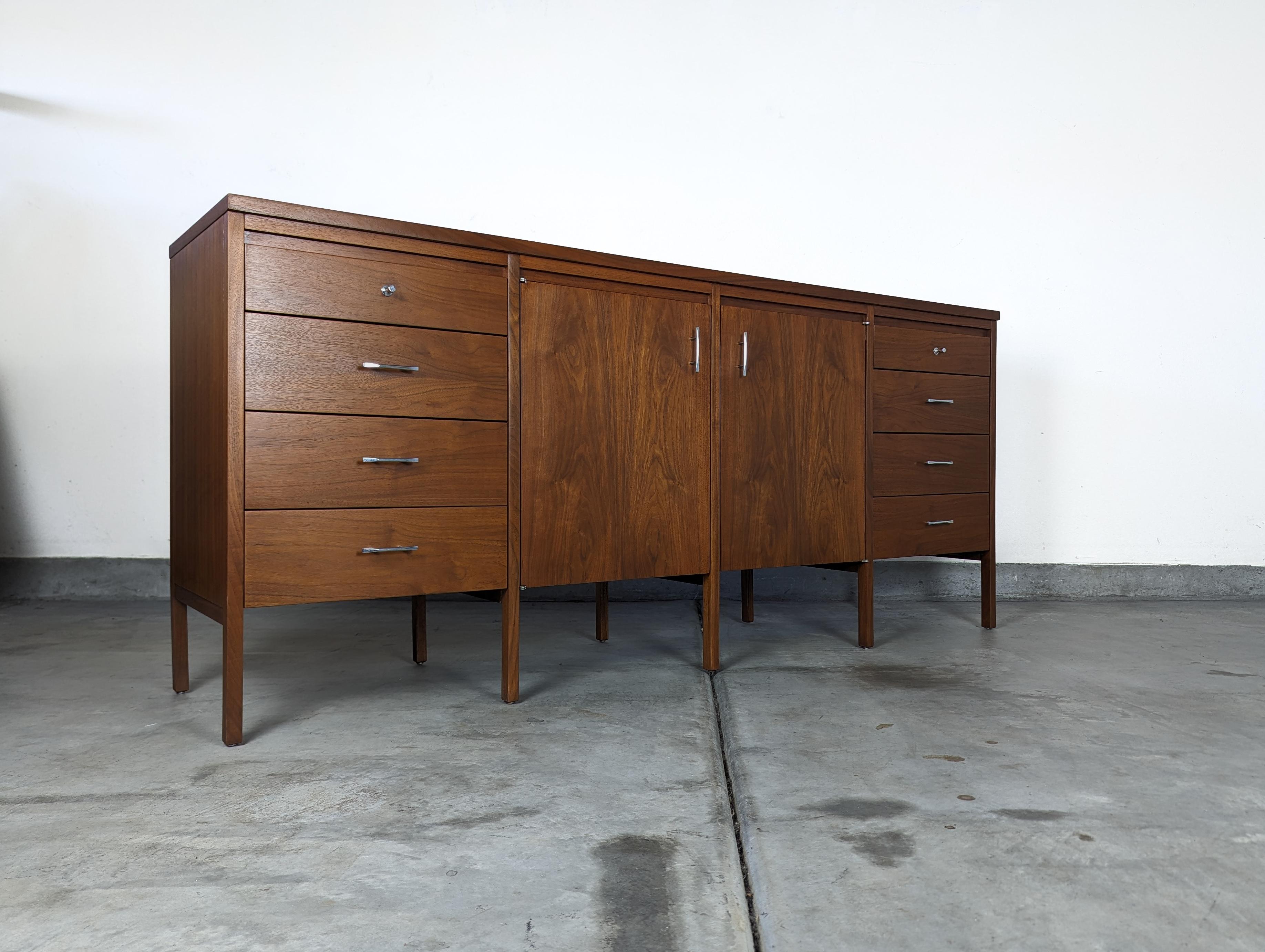 Mid Century Modern Delineator Dresser by Paul McCobb for Lane, c1960s en vente 2