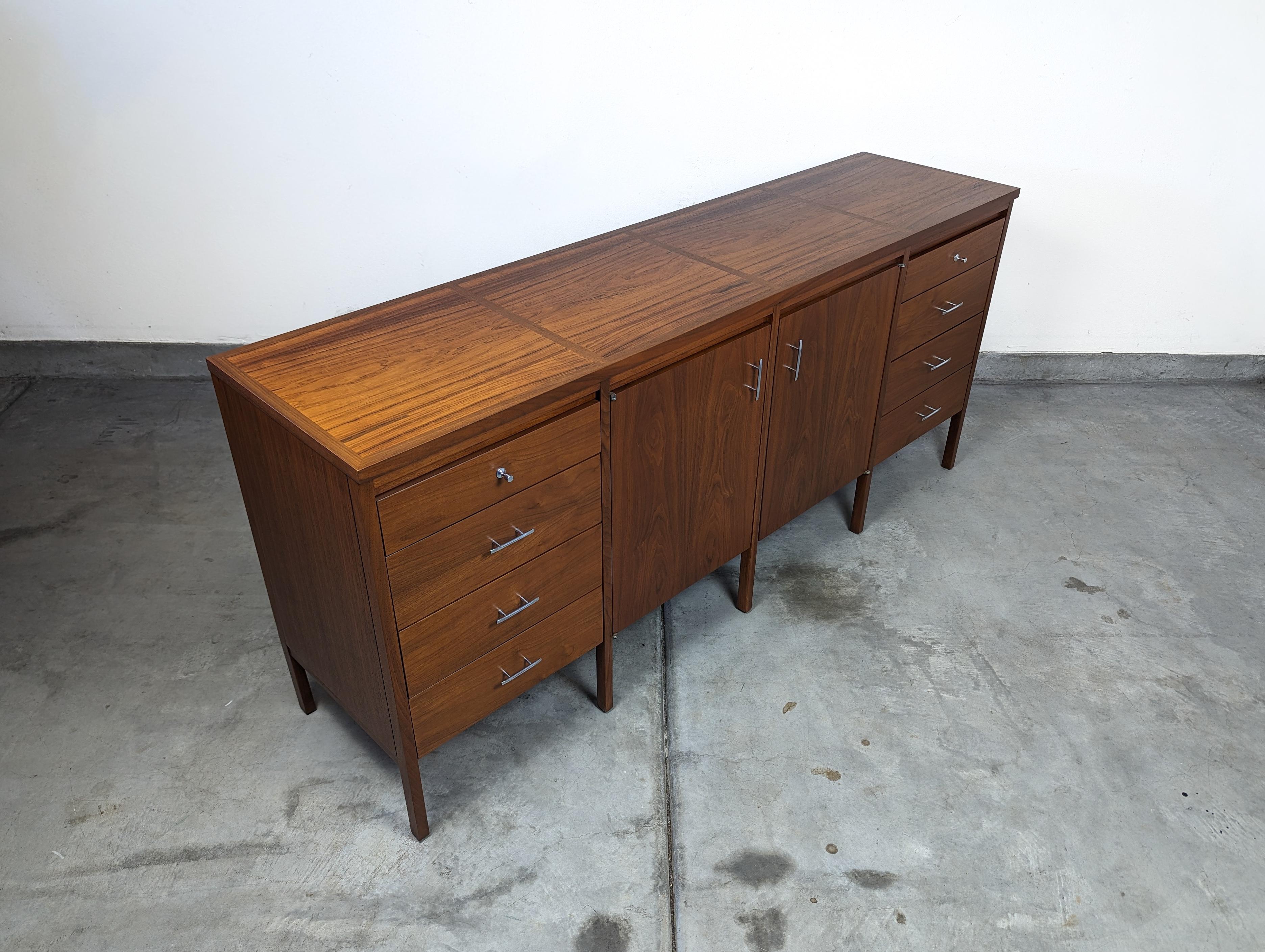Mid Century Modern Delineator Dresser by Paul McCobb for Lane, c1960s For Sale 4