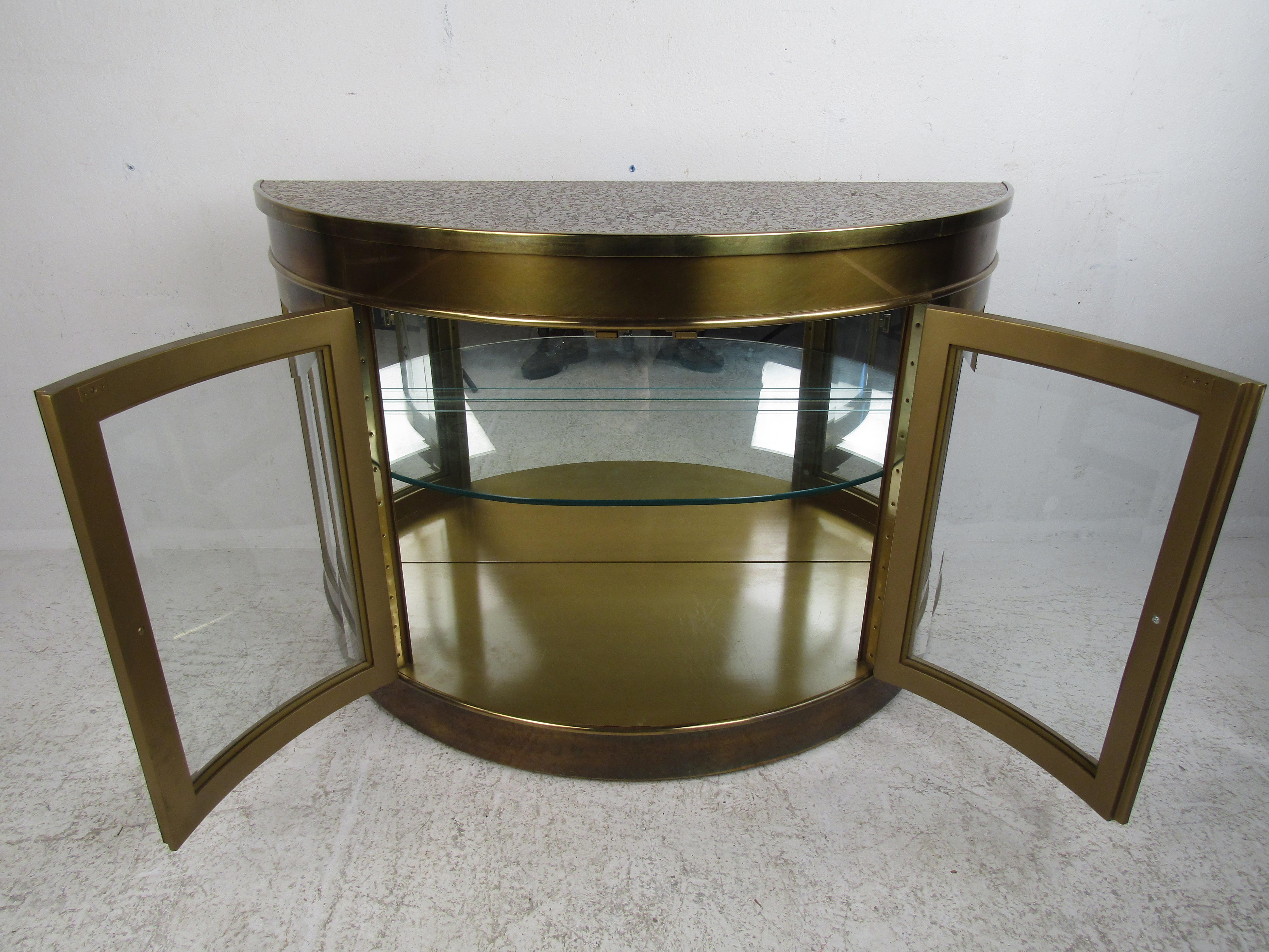 Mid-Century Modern Demilune Display Cabinet by Mastercraft In Good Condition In Brooklyn, NY